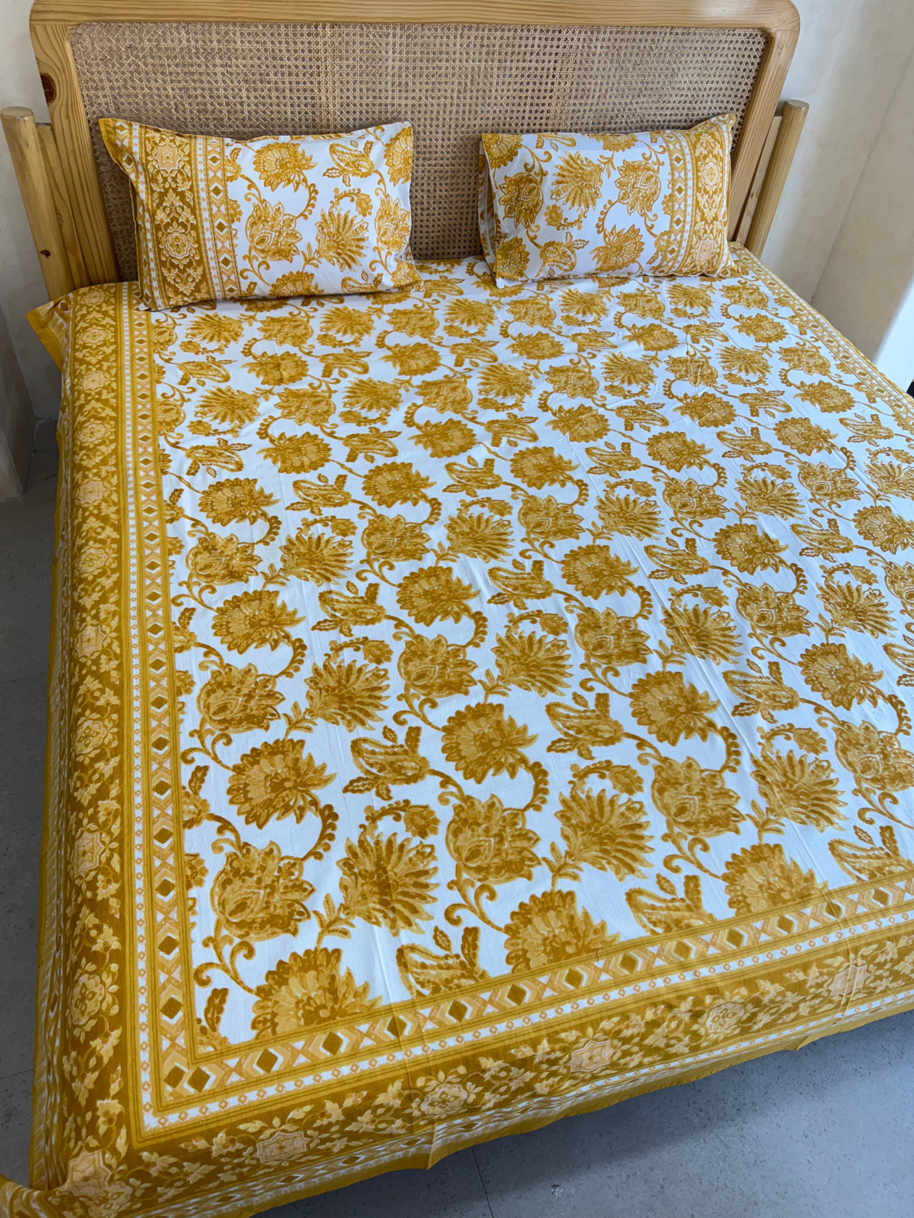 RIWAYAAT BEDSHEET WITH TWO REVERSIBLE PILLOW COVERS