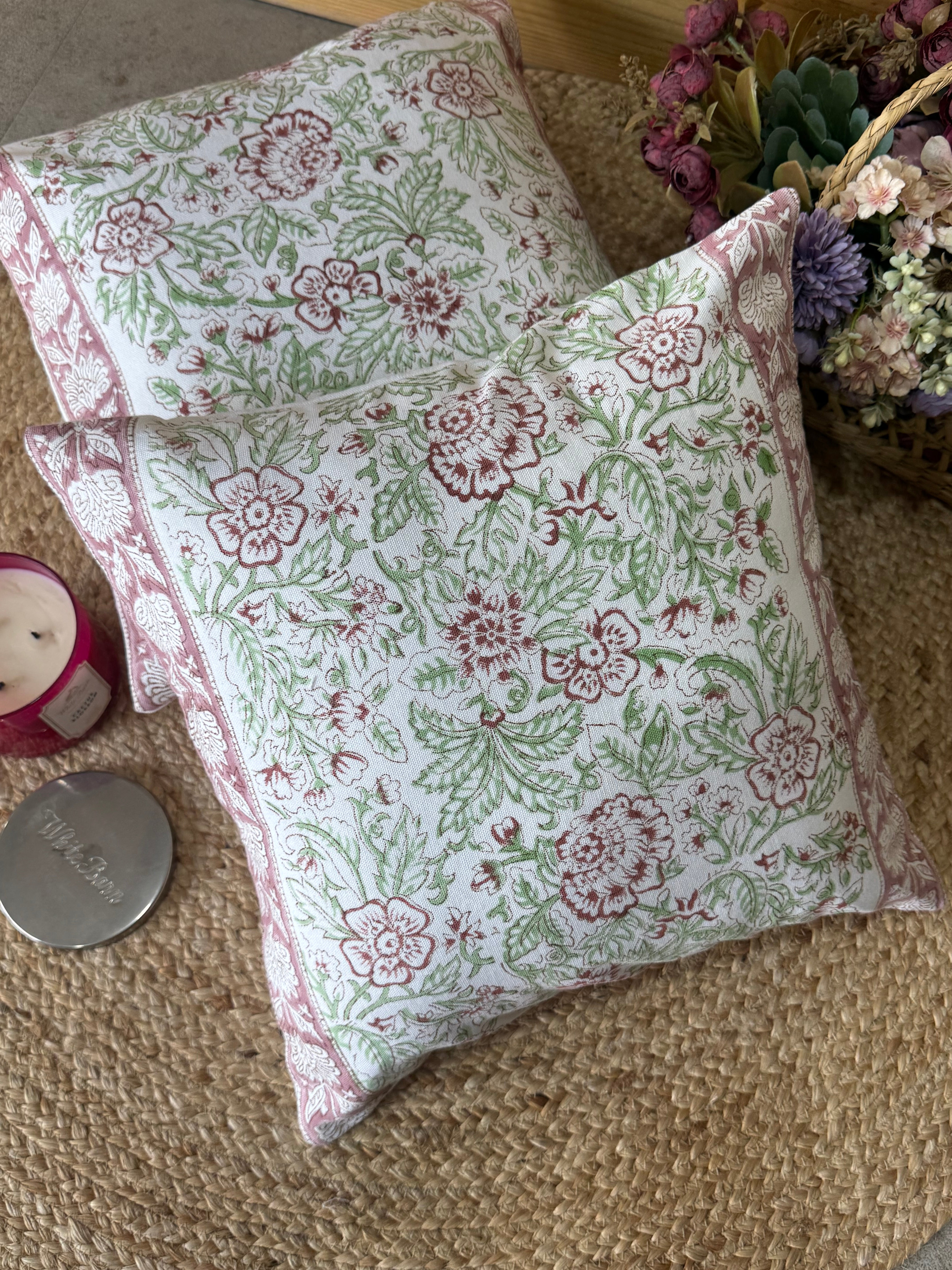 A PAIR OF HANDBLOCK PRINTED 16*16 INCHES CUSHION COVER