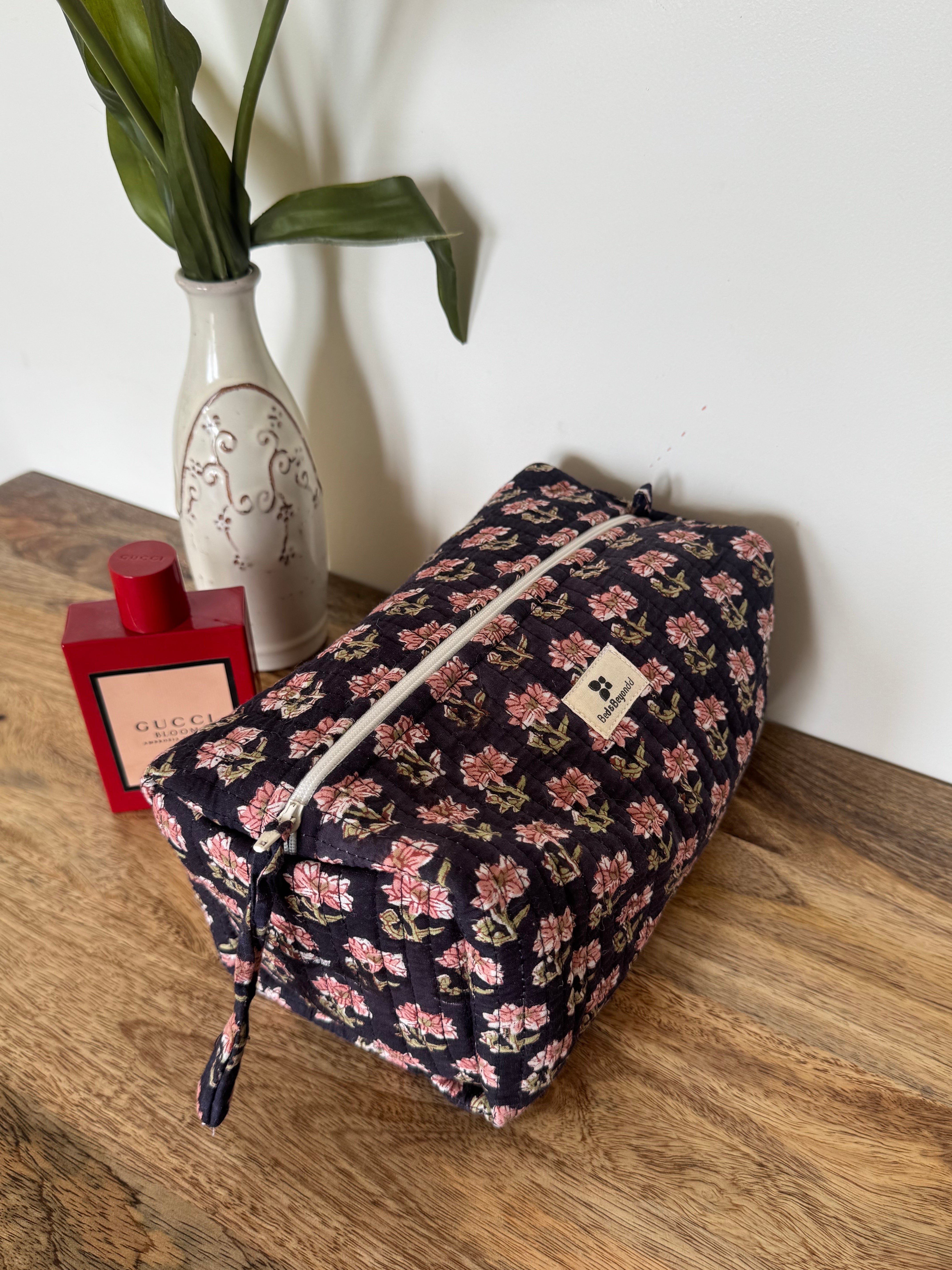 MULTI PURPOSE TOILETRY BAG