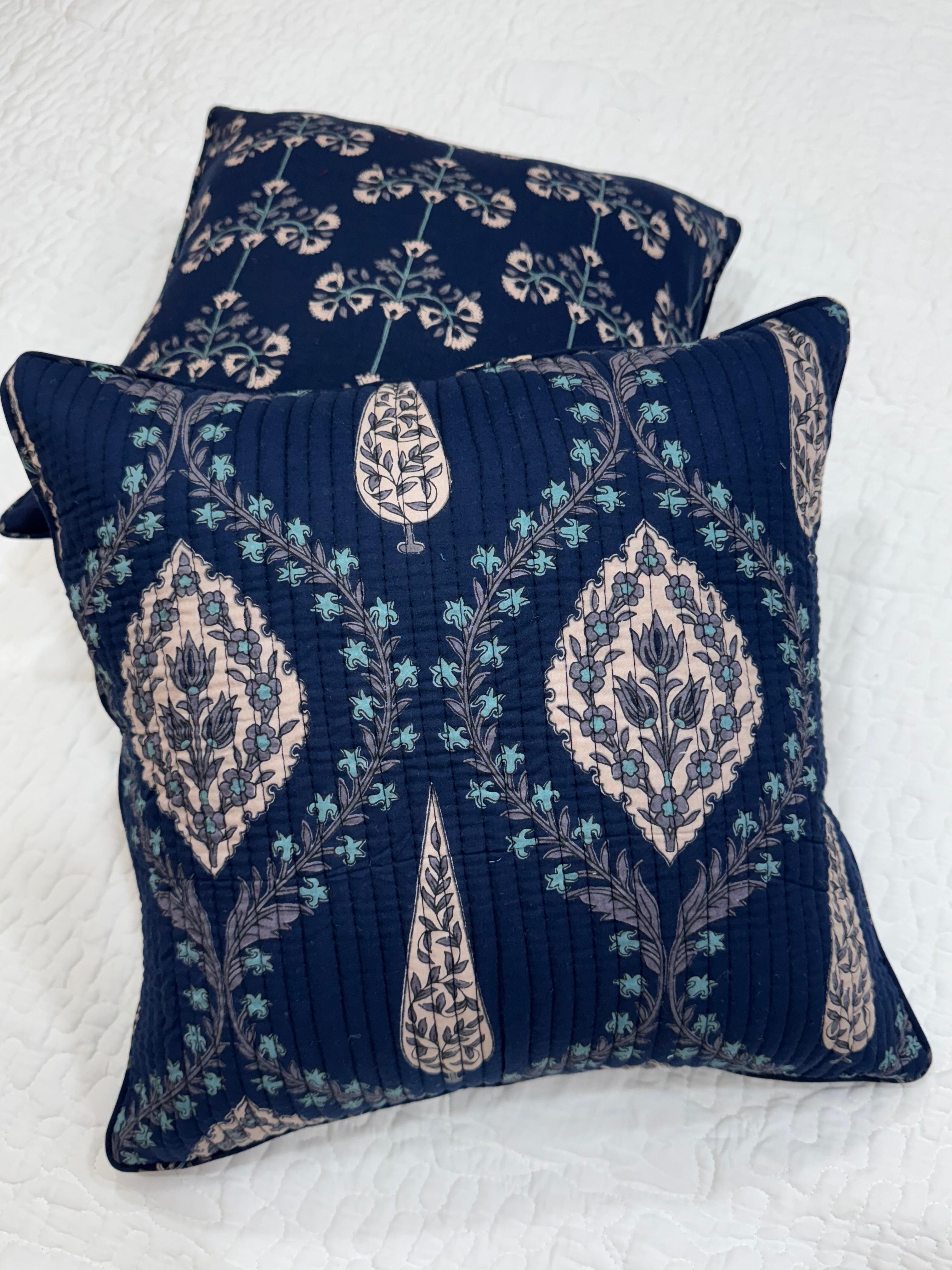 KANAK - SINGLE PIECE QUILTED 16 BY 16 INCHES CUSHION COVER