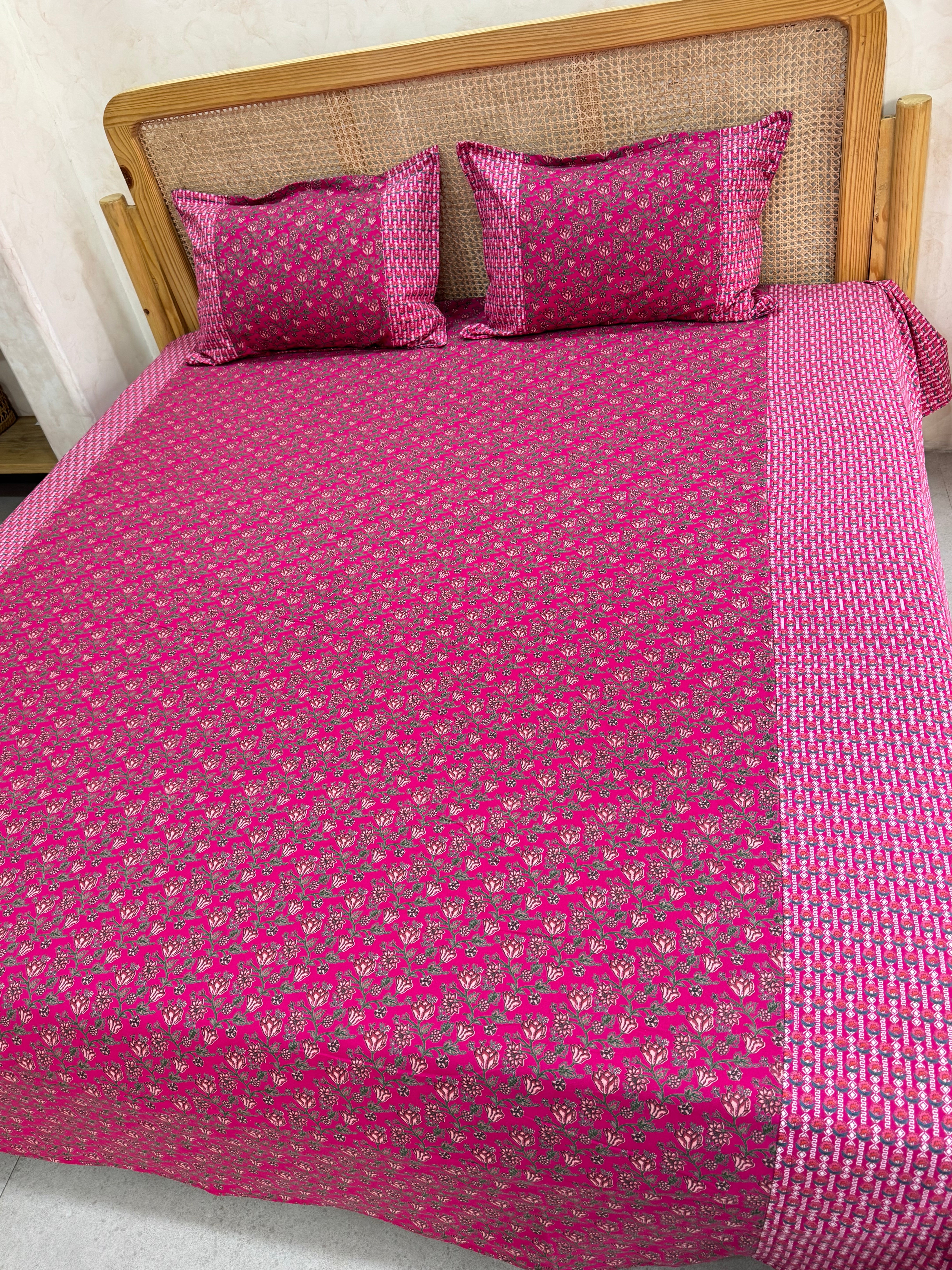 KANAK BEDSHEET WITH TWO PILLOW CASES