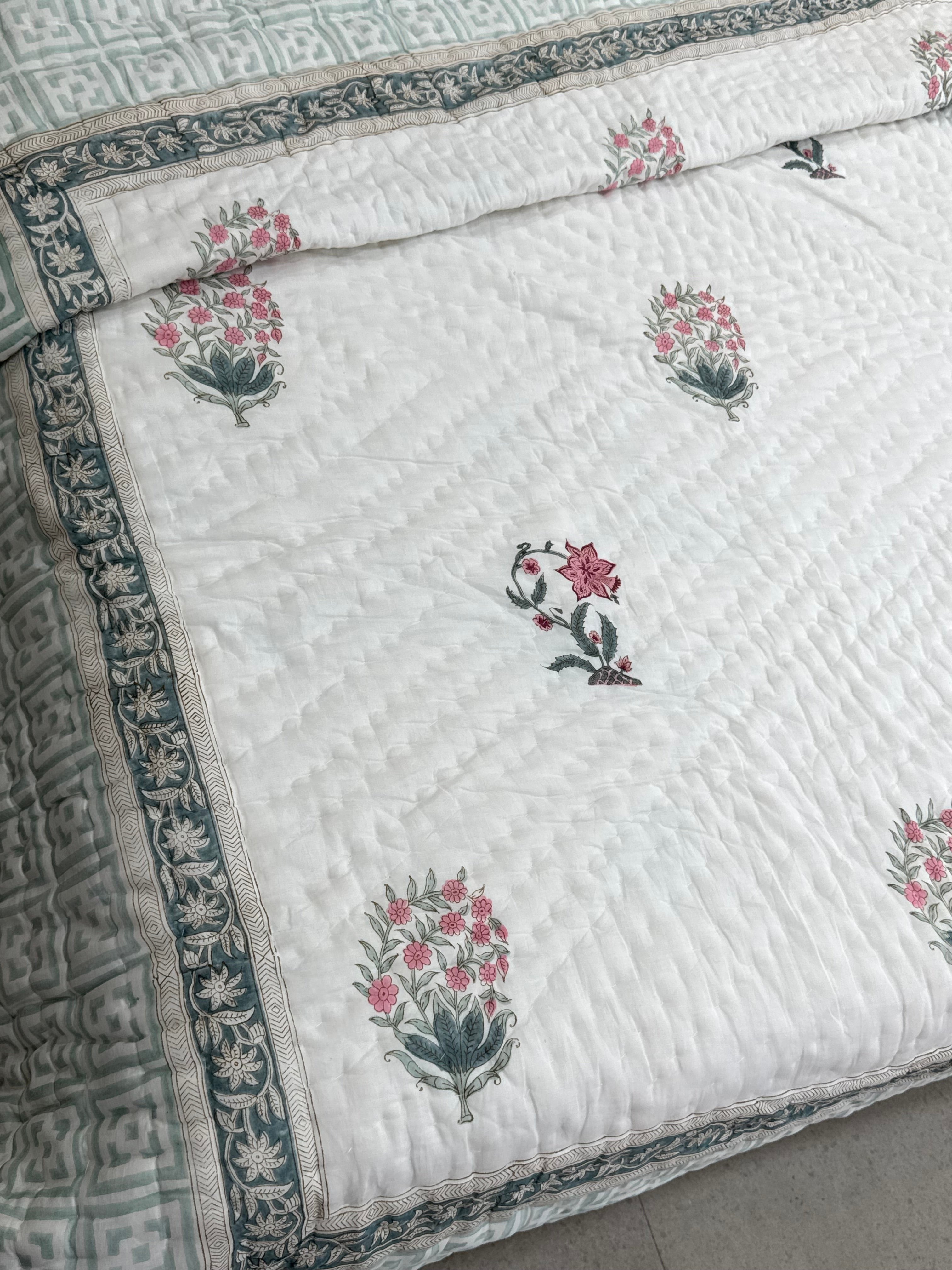 HAND BLOCK PRINTED REVERSIBLE MULMUL DOUBLE BED QUILT