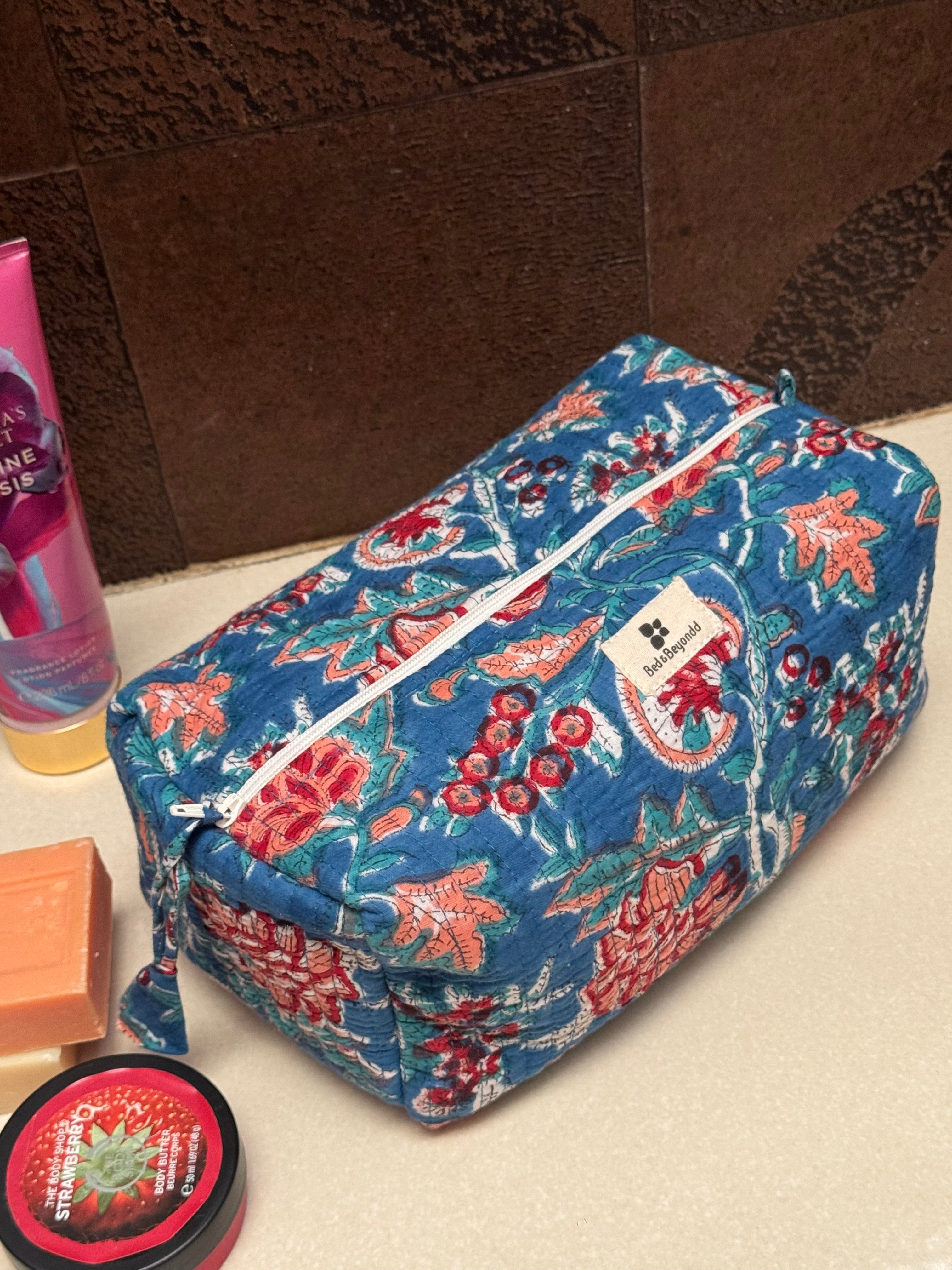 MULTI PURPOSE TOILETRY BAG