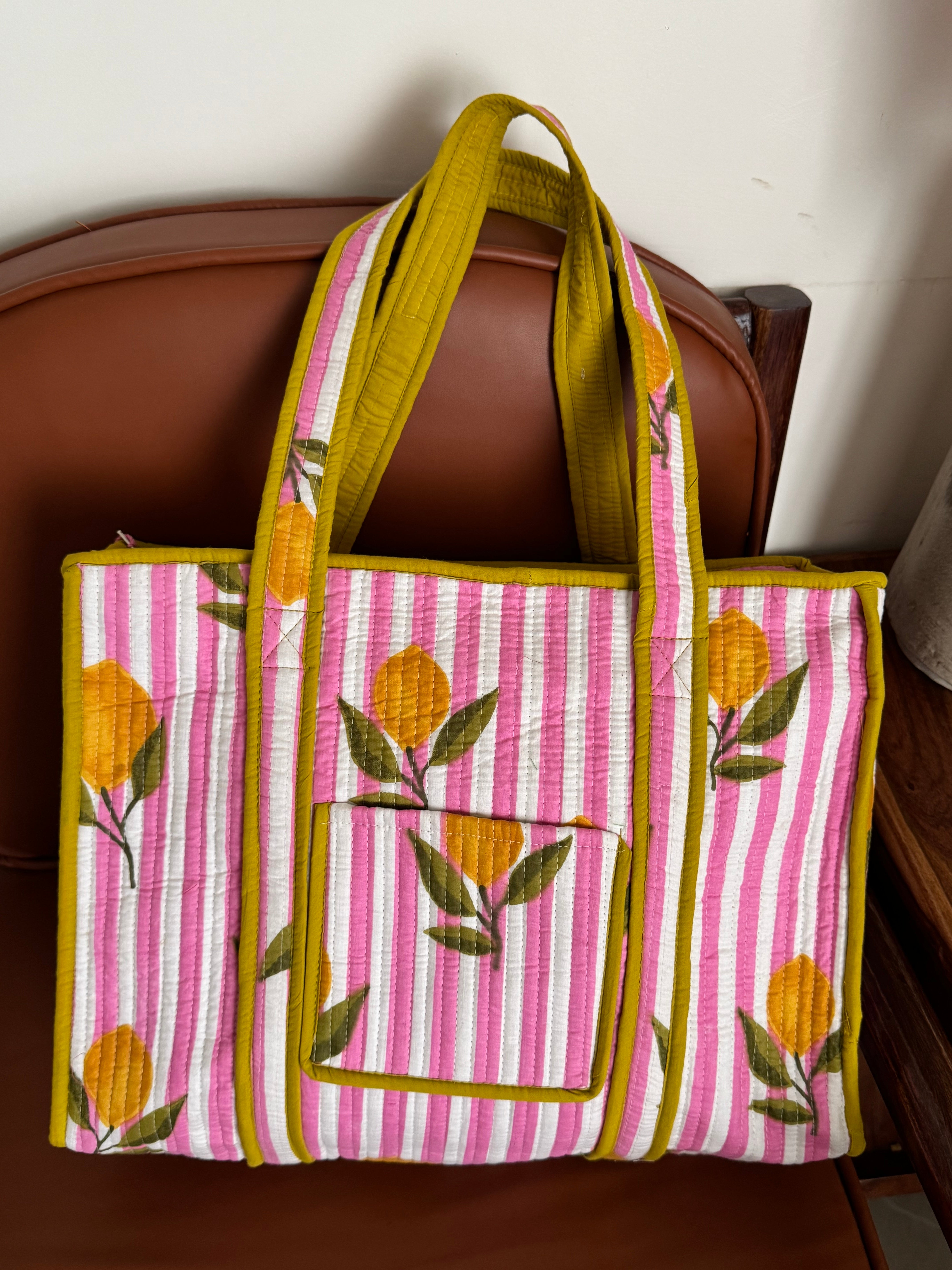 MEDIUM TOTE BAG WITH THREE POCKETS