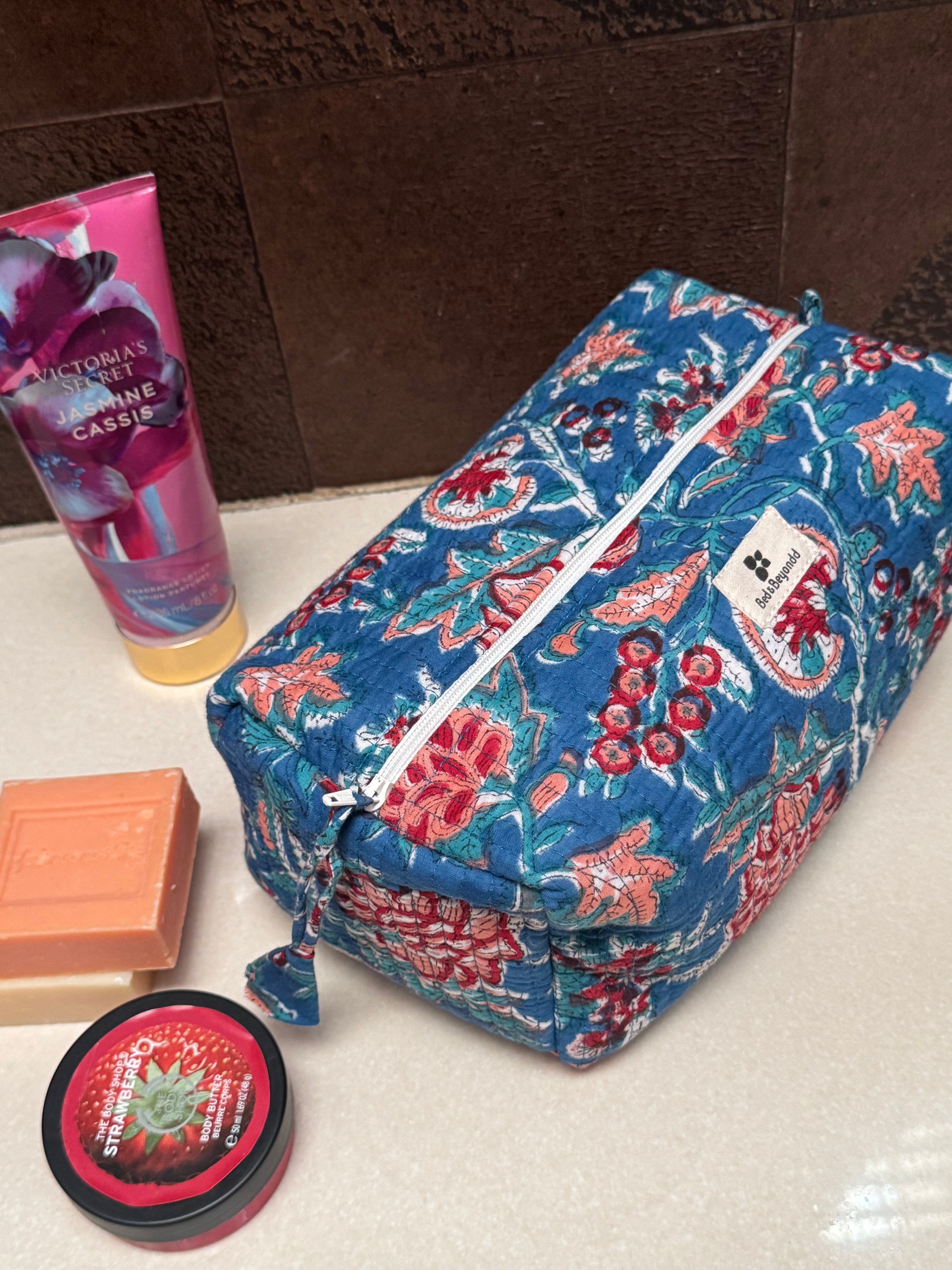 MULTI PURPOSE TOILETRY BAG