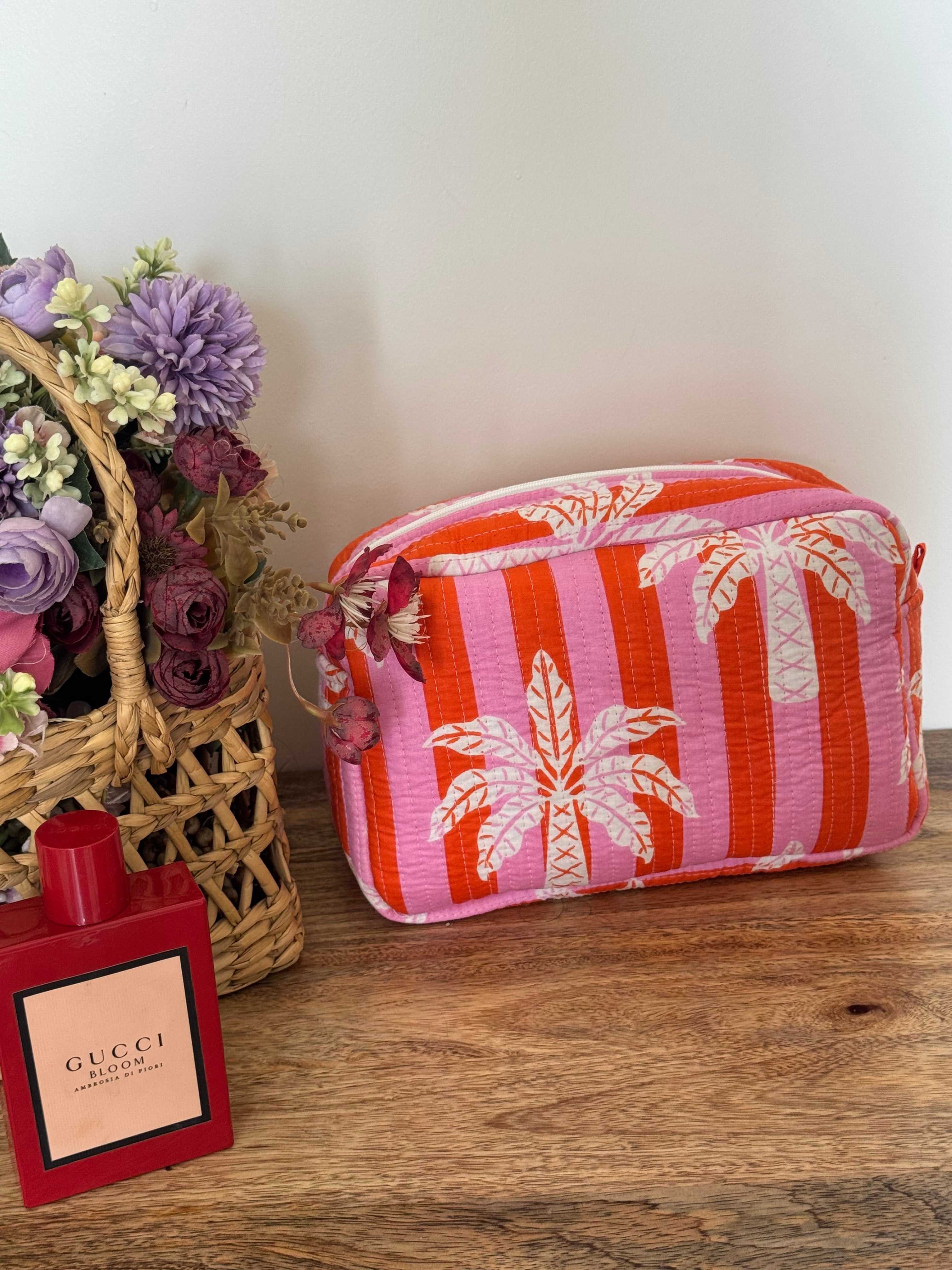 MULTI PURPOSE TOILETRY BAG
