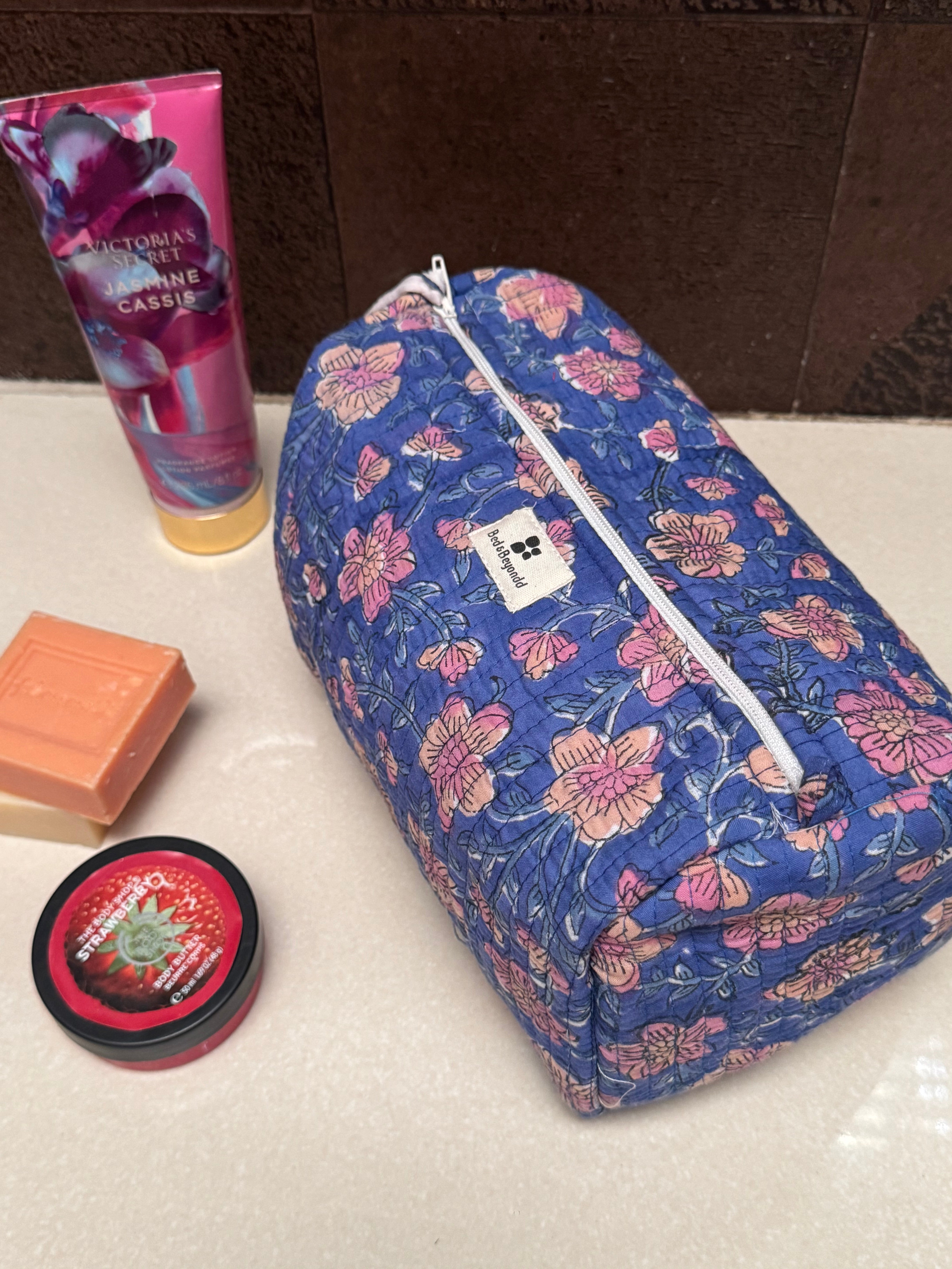 MULTI PURPOSE TOILETRY BAG