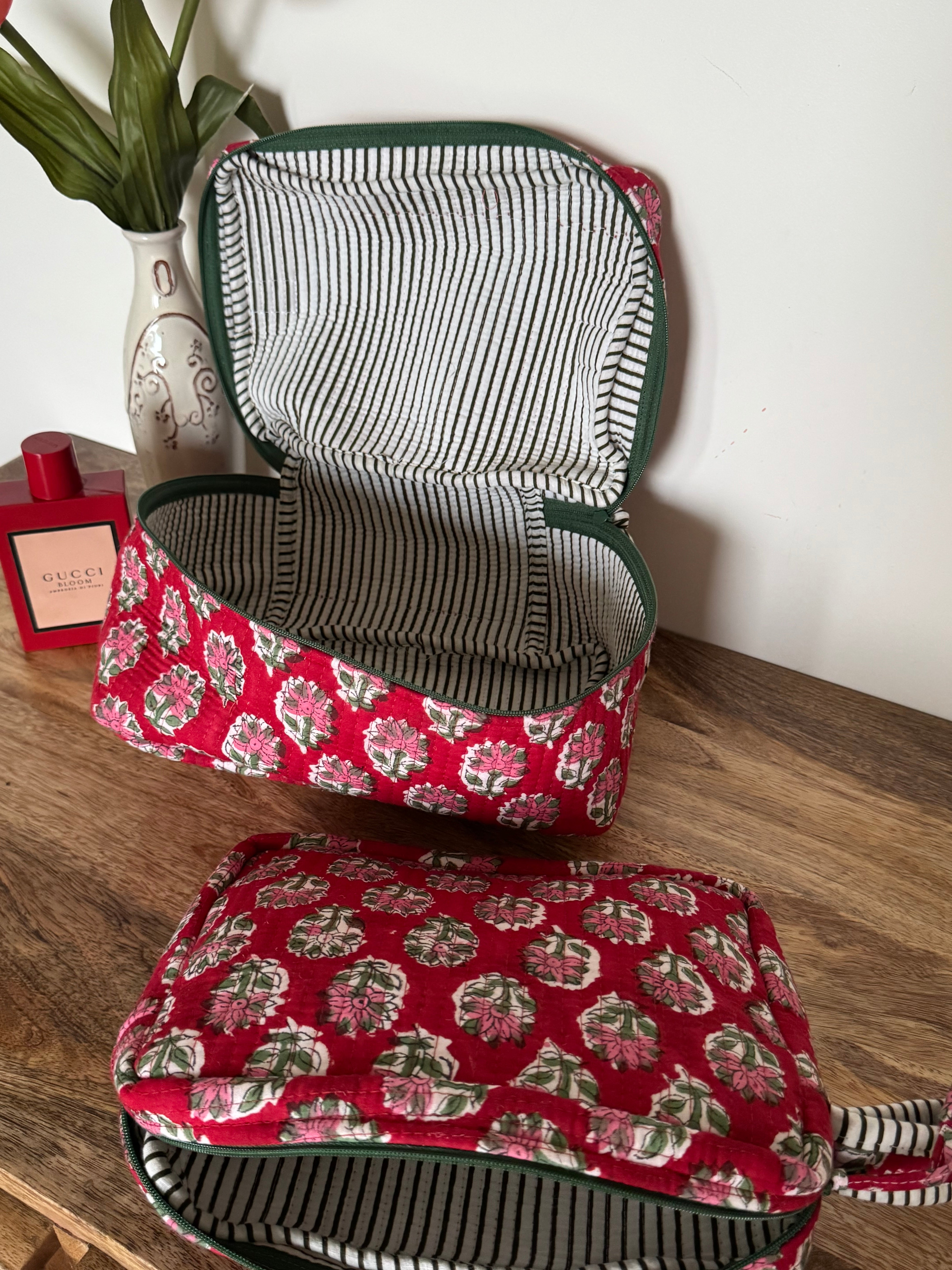 VANITY BAG & TRAVEL POUCH COMBO SET