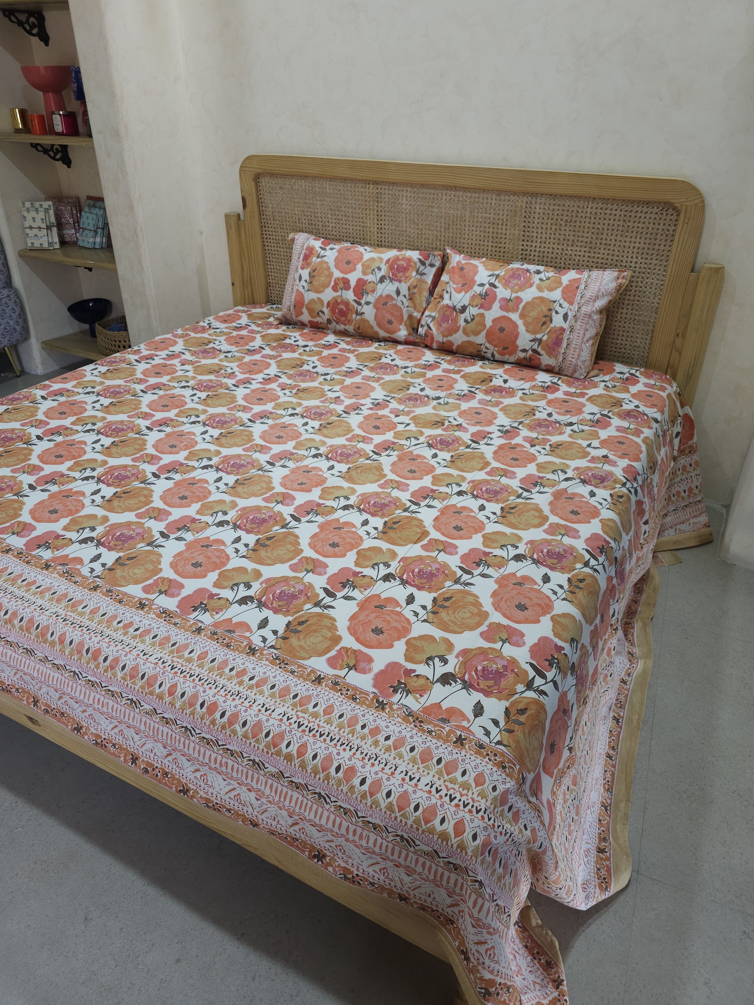 RANGREZ BEDSHEET WITH TWO REVERSIBLE PILLOW COVERS