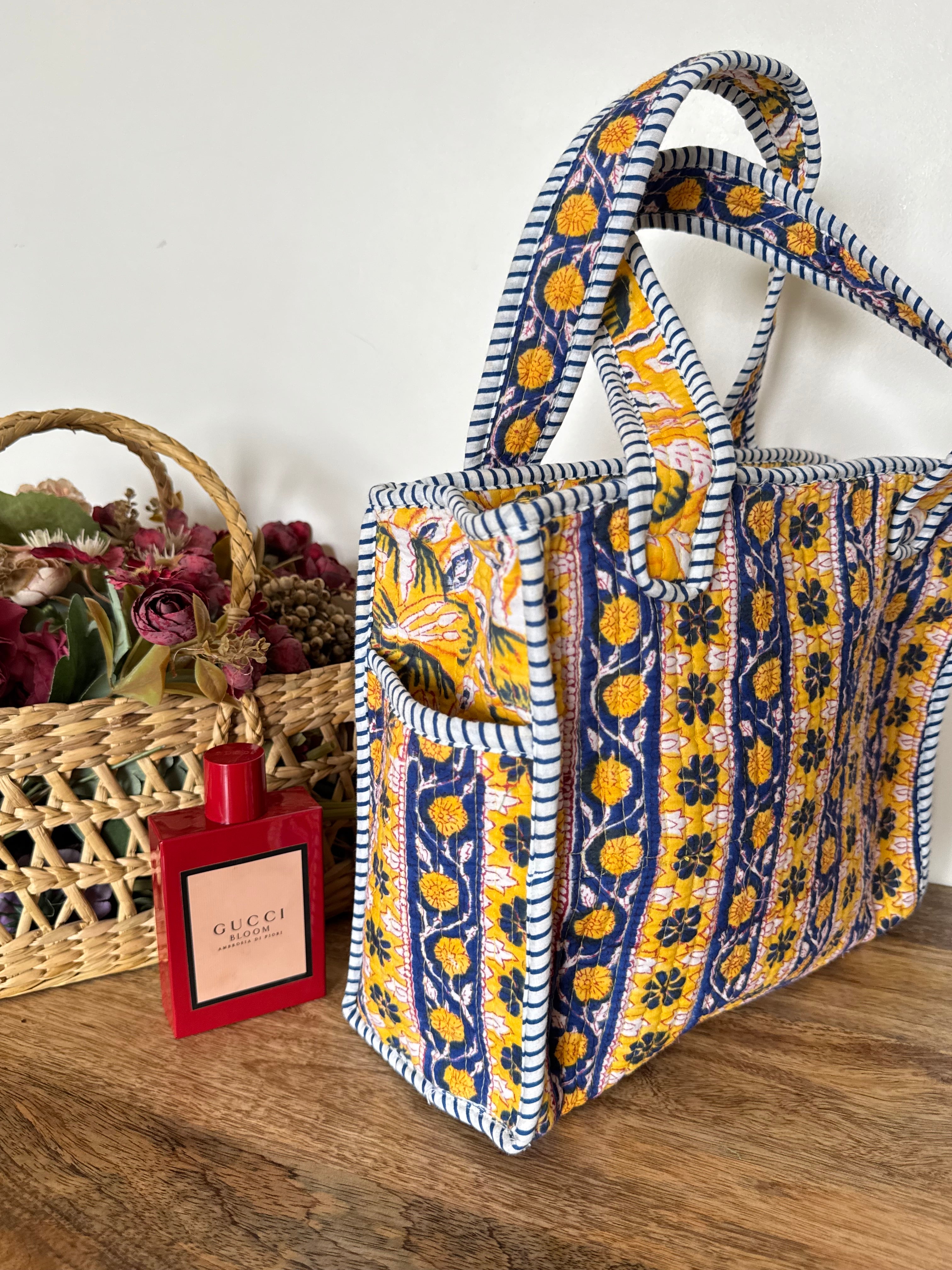 REVERSIBLE MINI TOTE BAG WITH ZIP