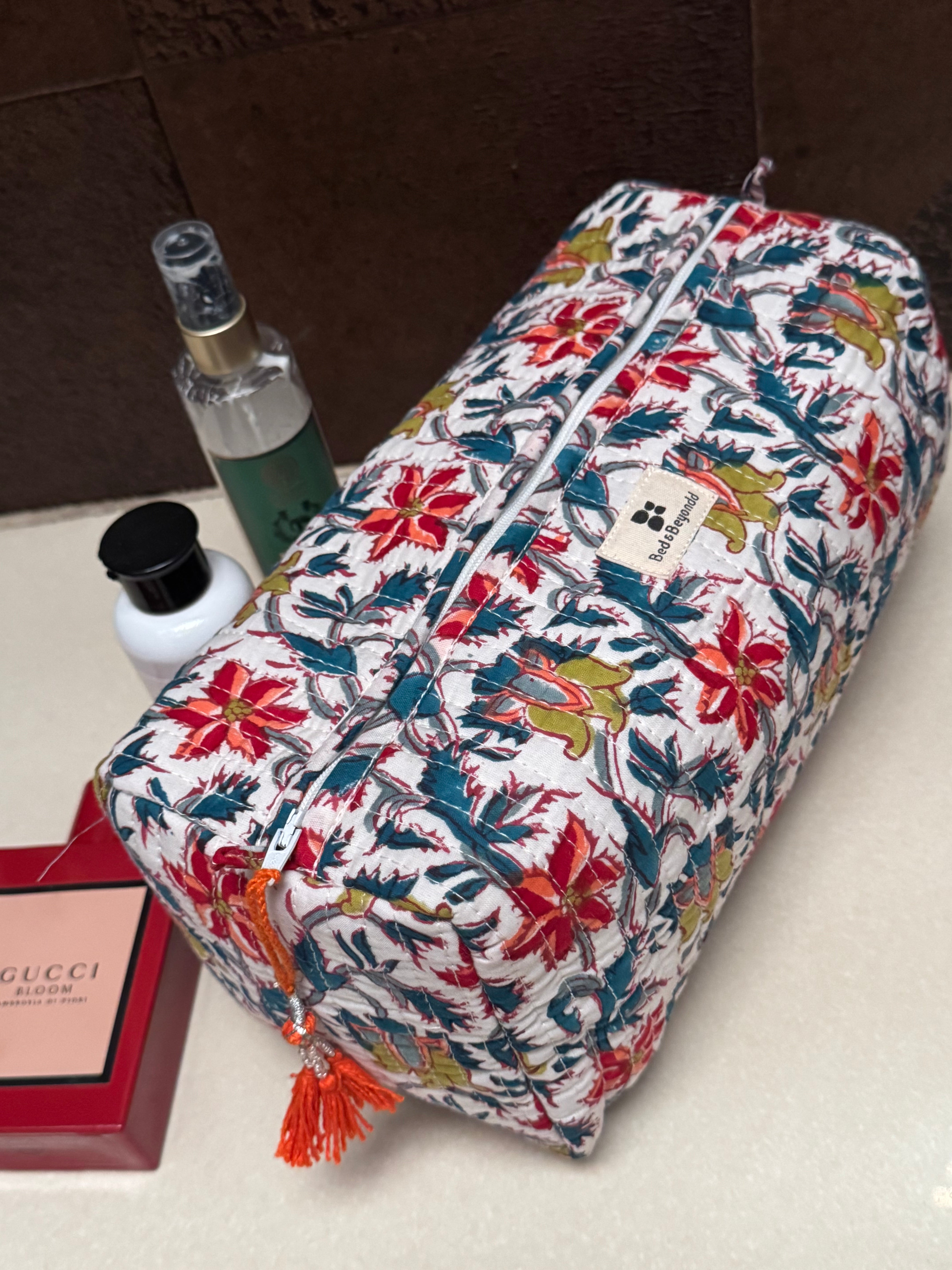 MULTI PURPOSE TOILETRY BAG