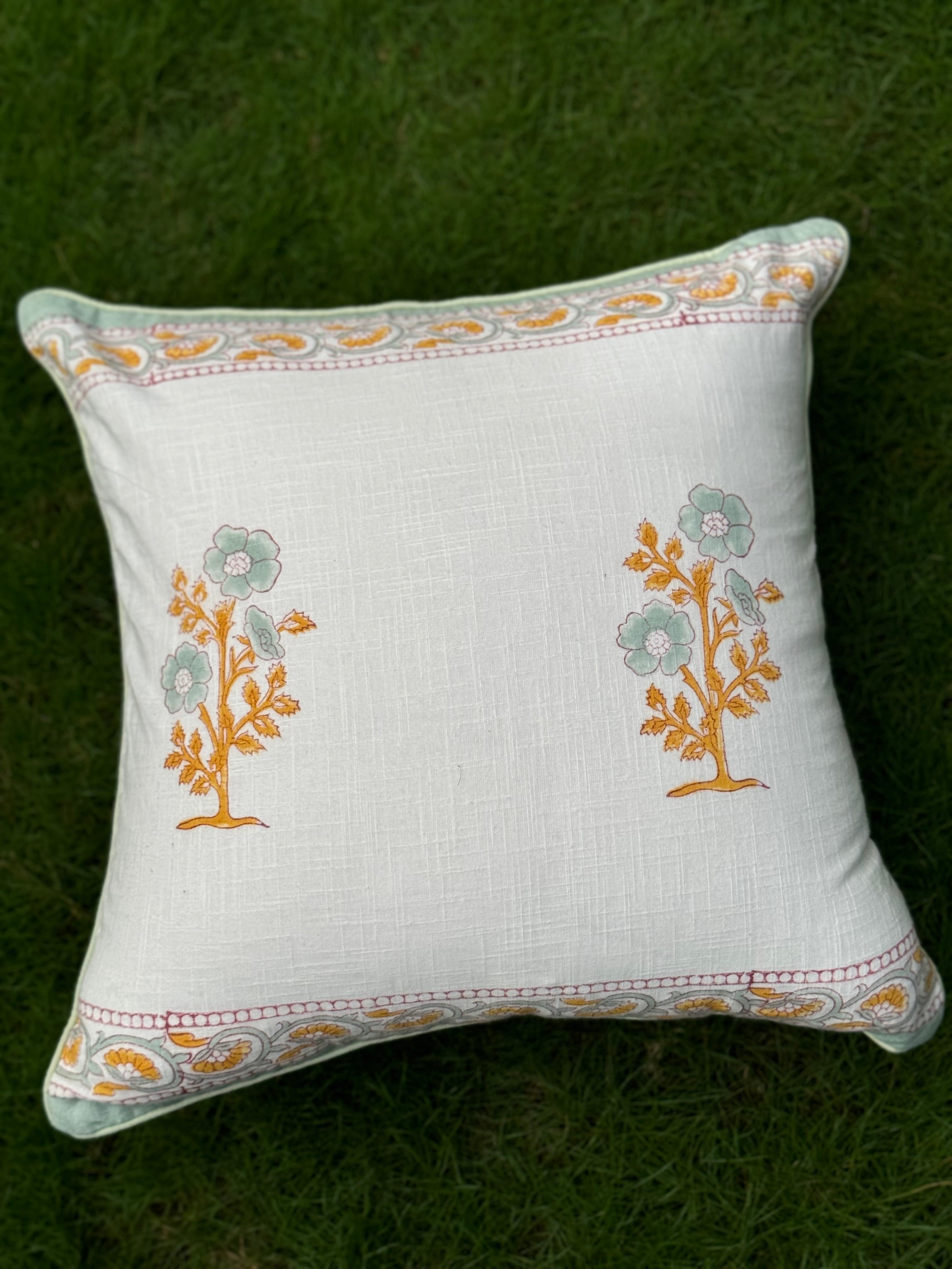 A PAIR OF HANDBLOCK PRINTED 16*16 INCHES CUSHION COVER