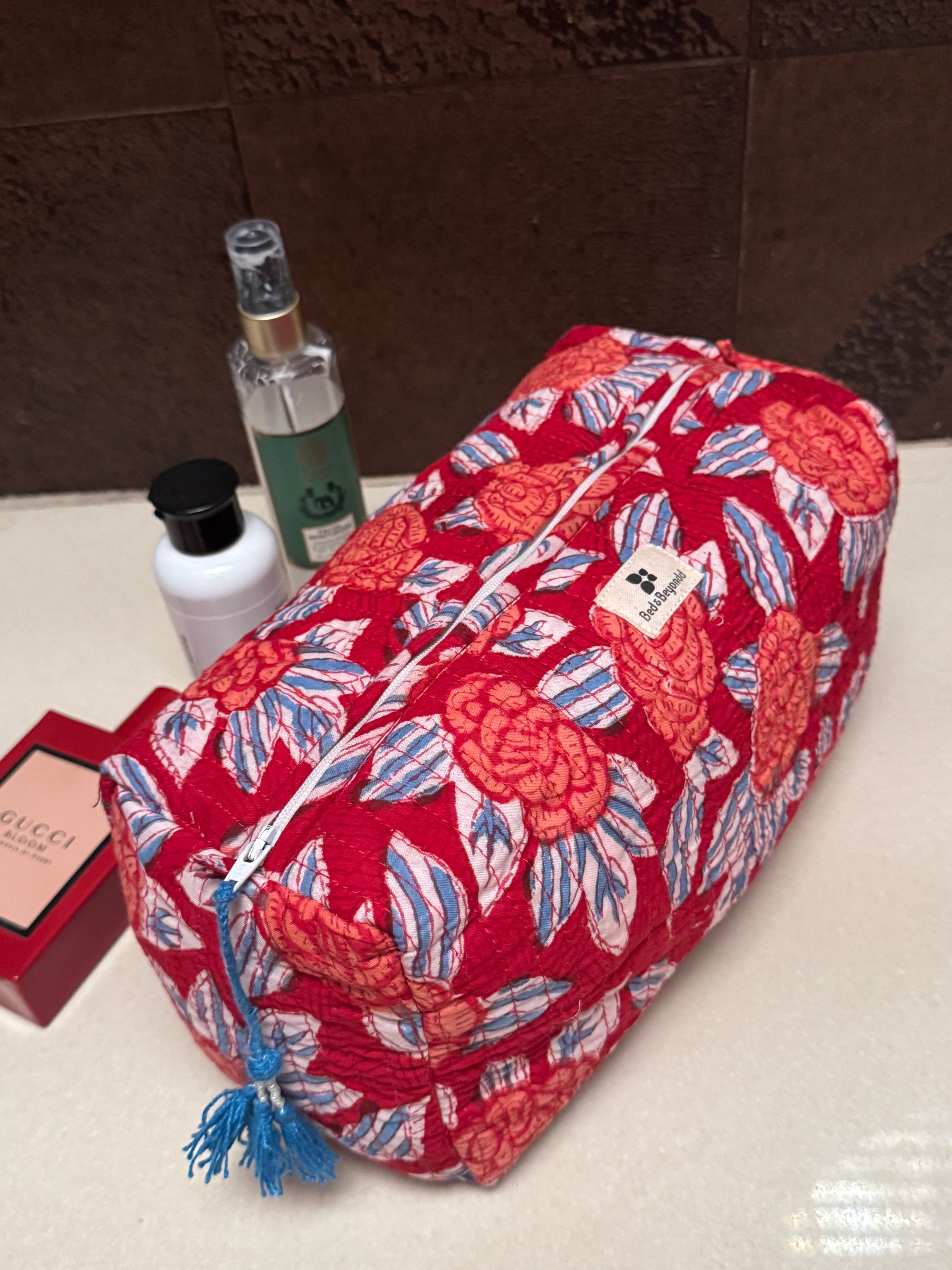 MULTI PURPOSE TOILETRY BAG