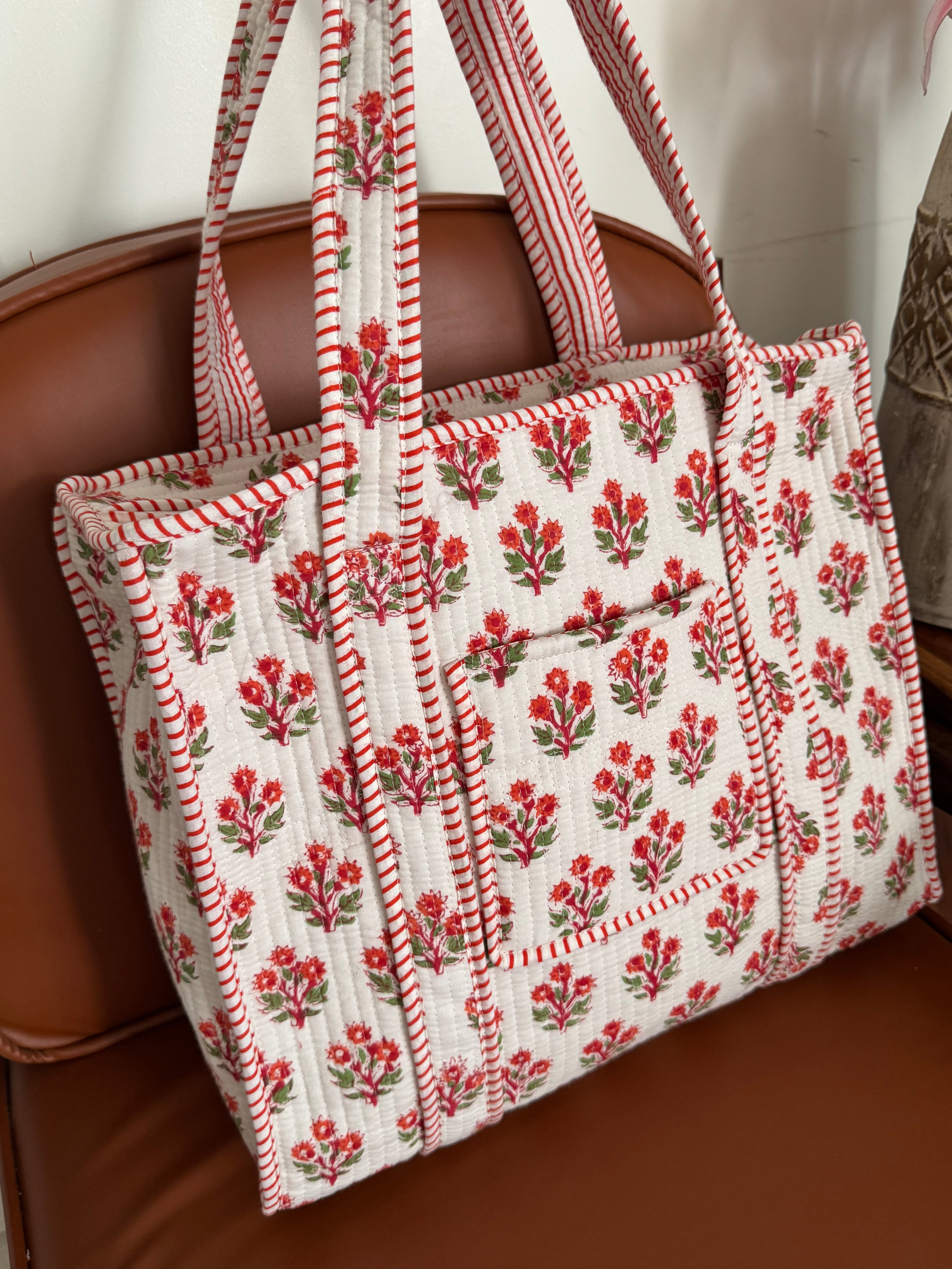 MEDIUM TOTE BAG WITH THREE POCKETS