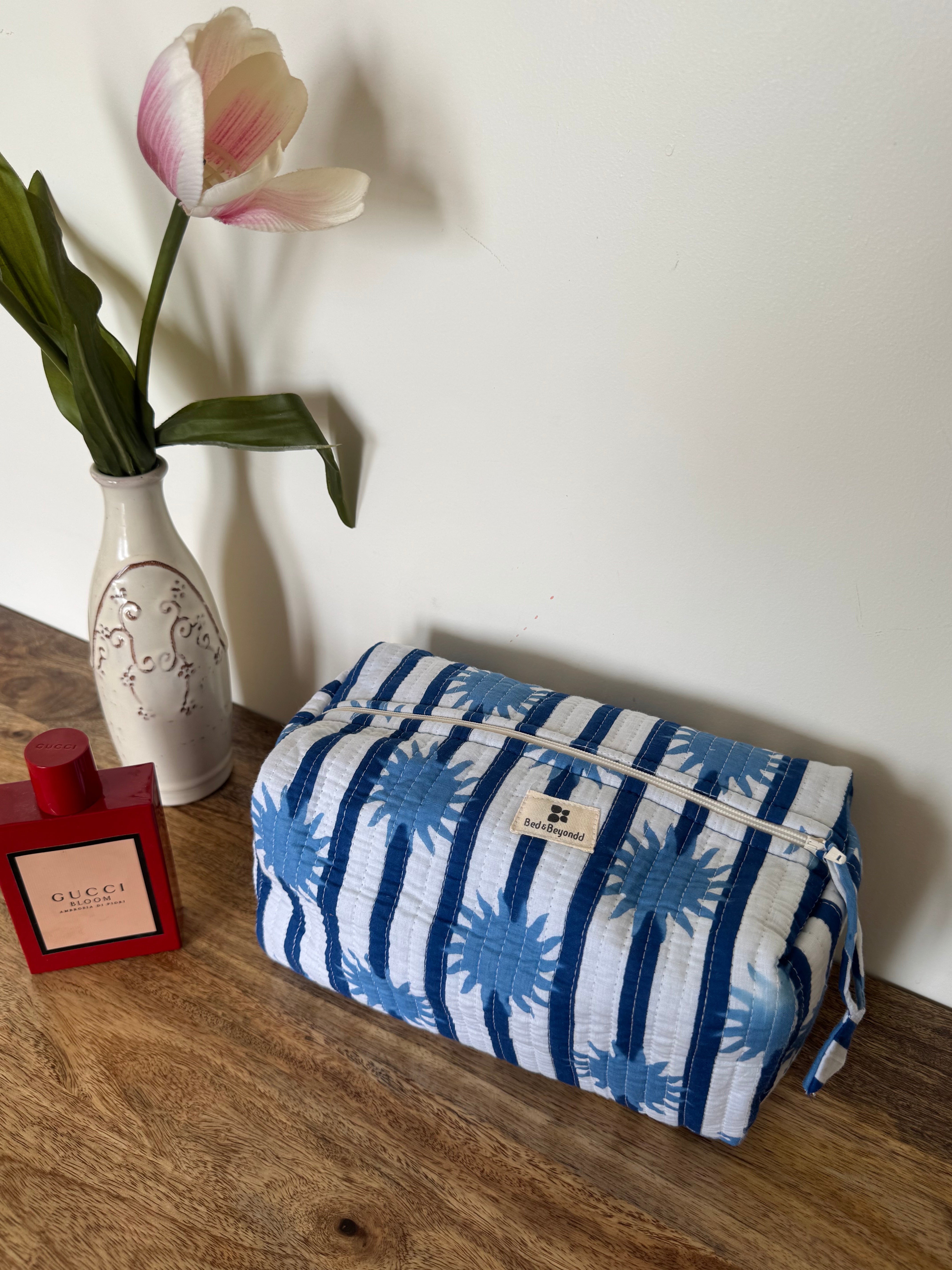 MULTI PURPOSE TOILETRY BAG