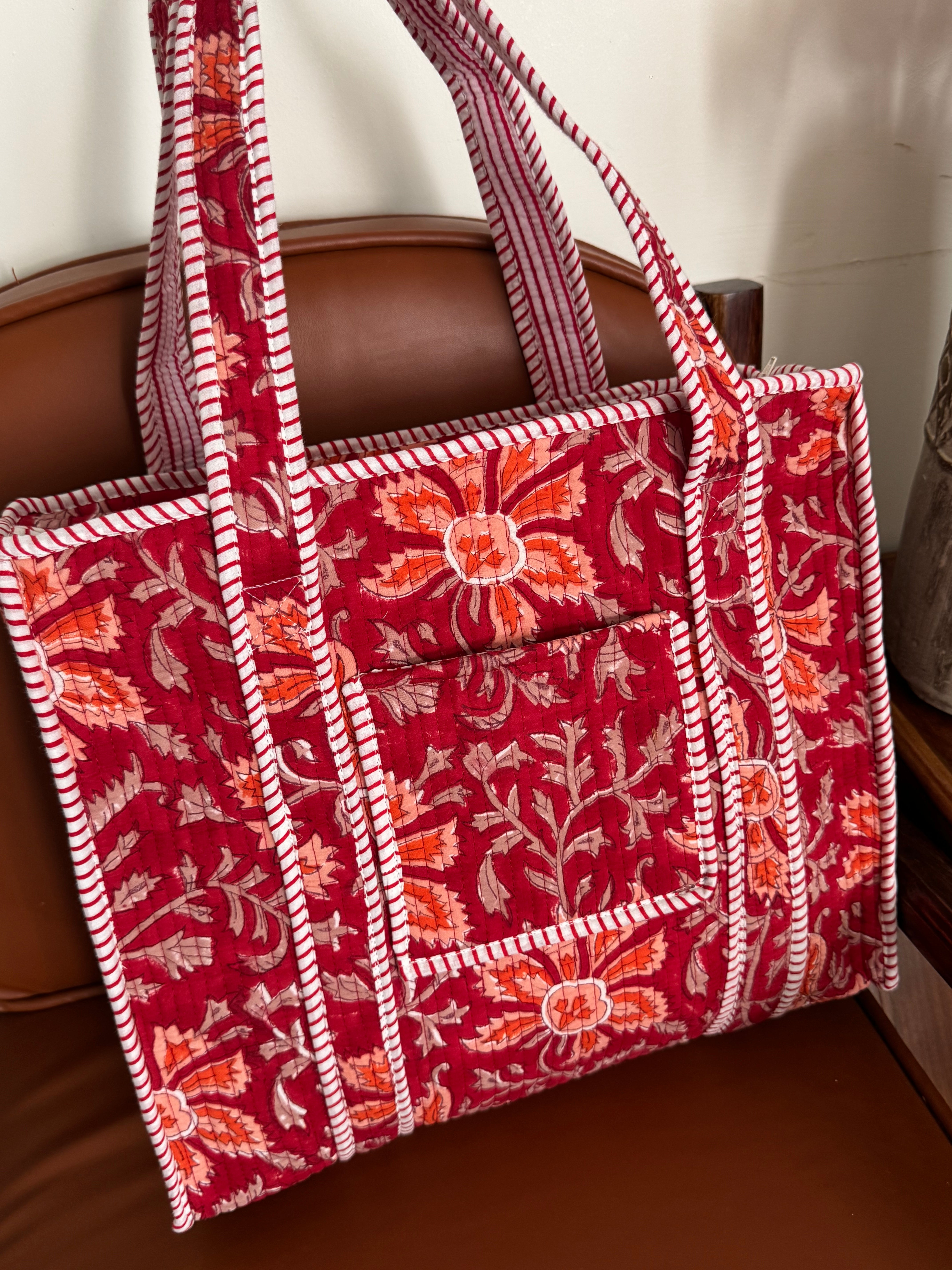 MEDIUM TOTE BAG WITH THREE POCKETS