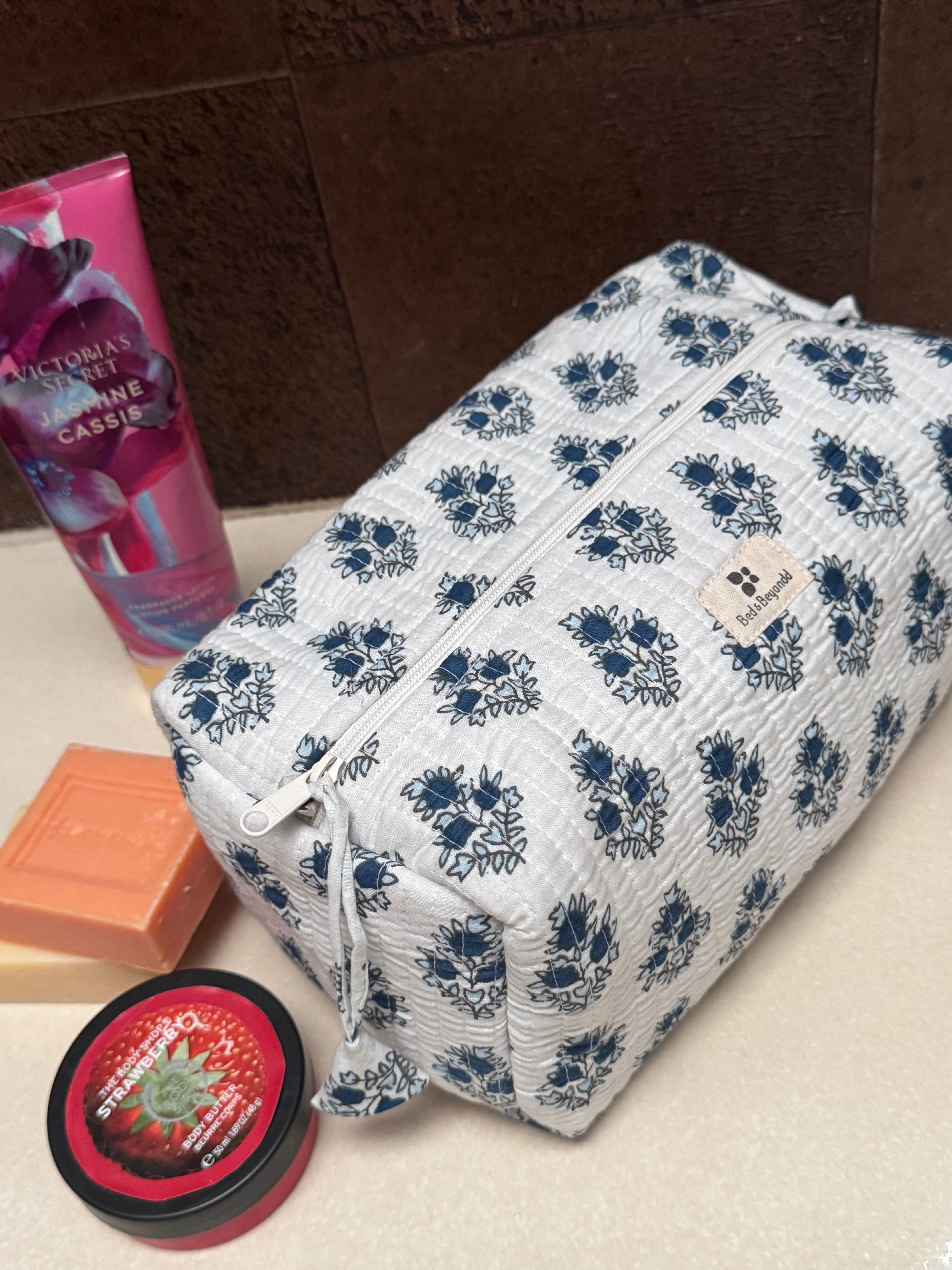 MULTI PURPOSE TOILETRY BAG