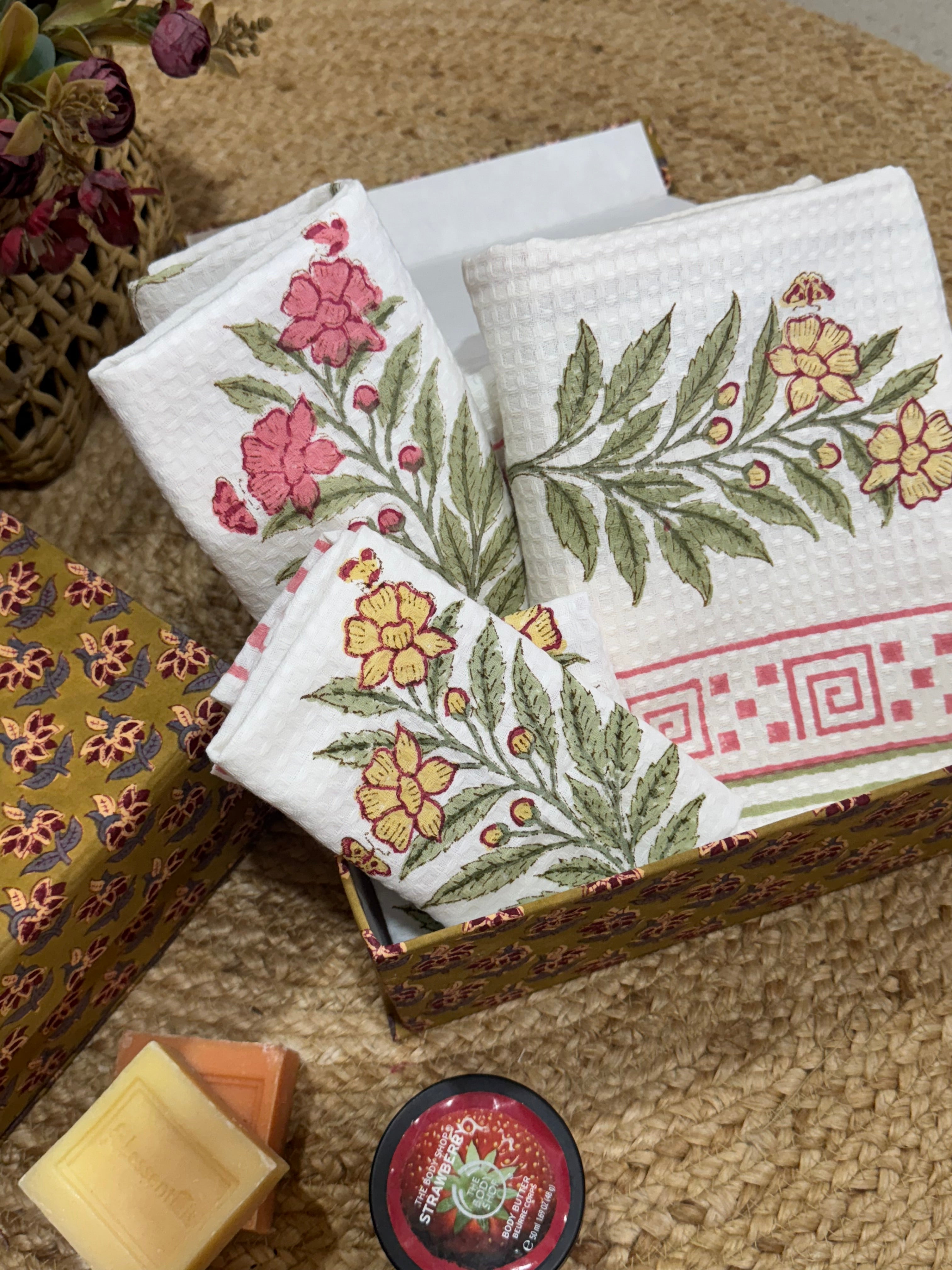 HANDBLOCK PRINTED GIFT BOX - BATH LINEN