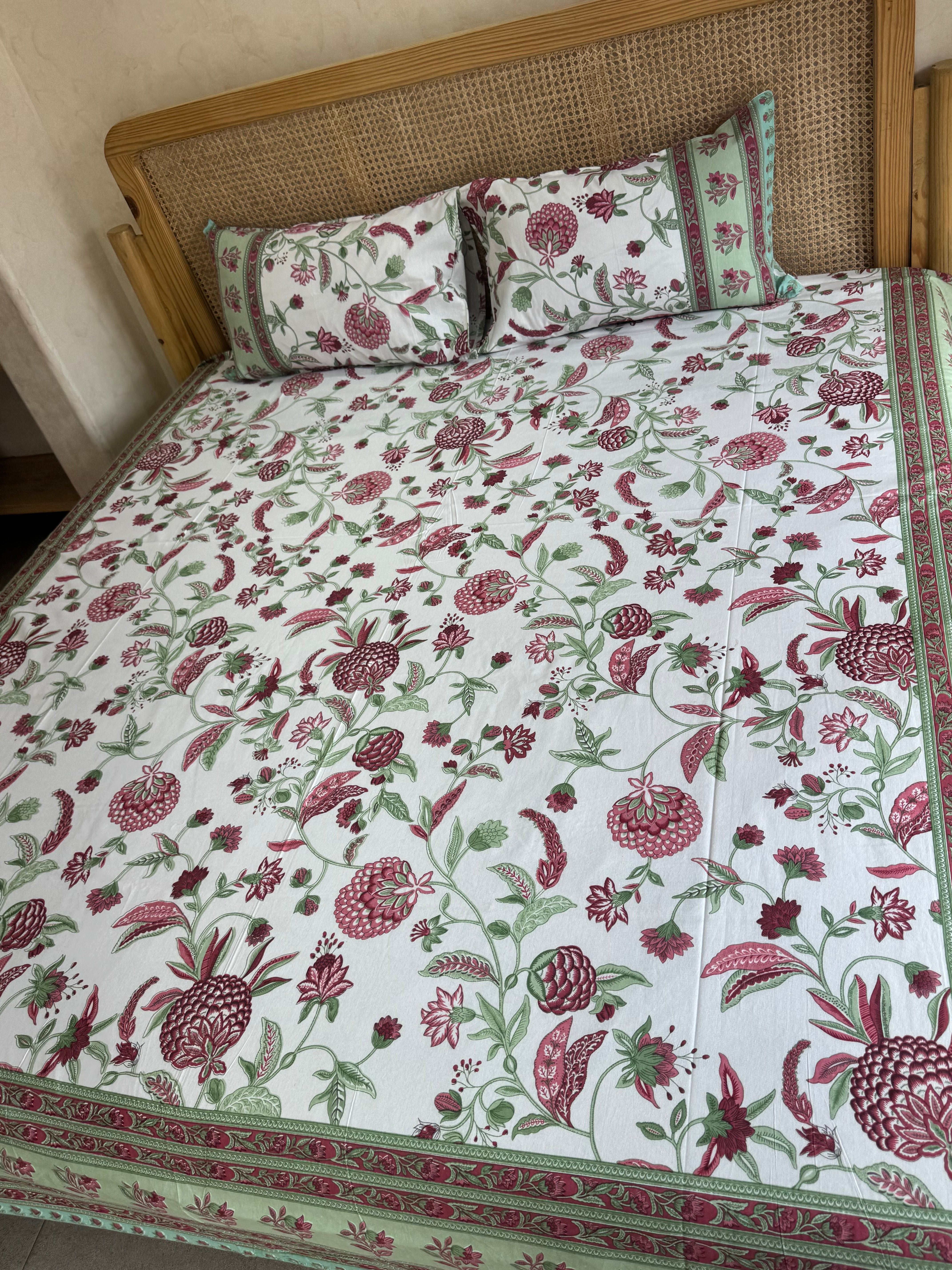 SHALIMAR BEDSHEET WITH TWO REVERSIBLE PILLOW COVERS