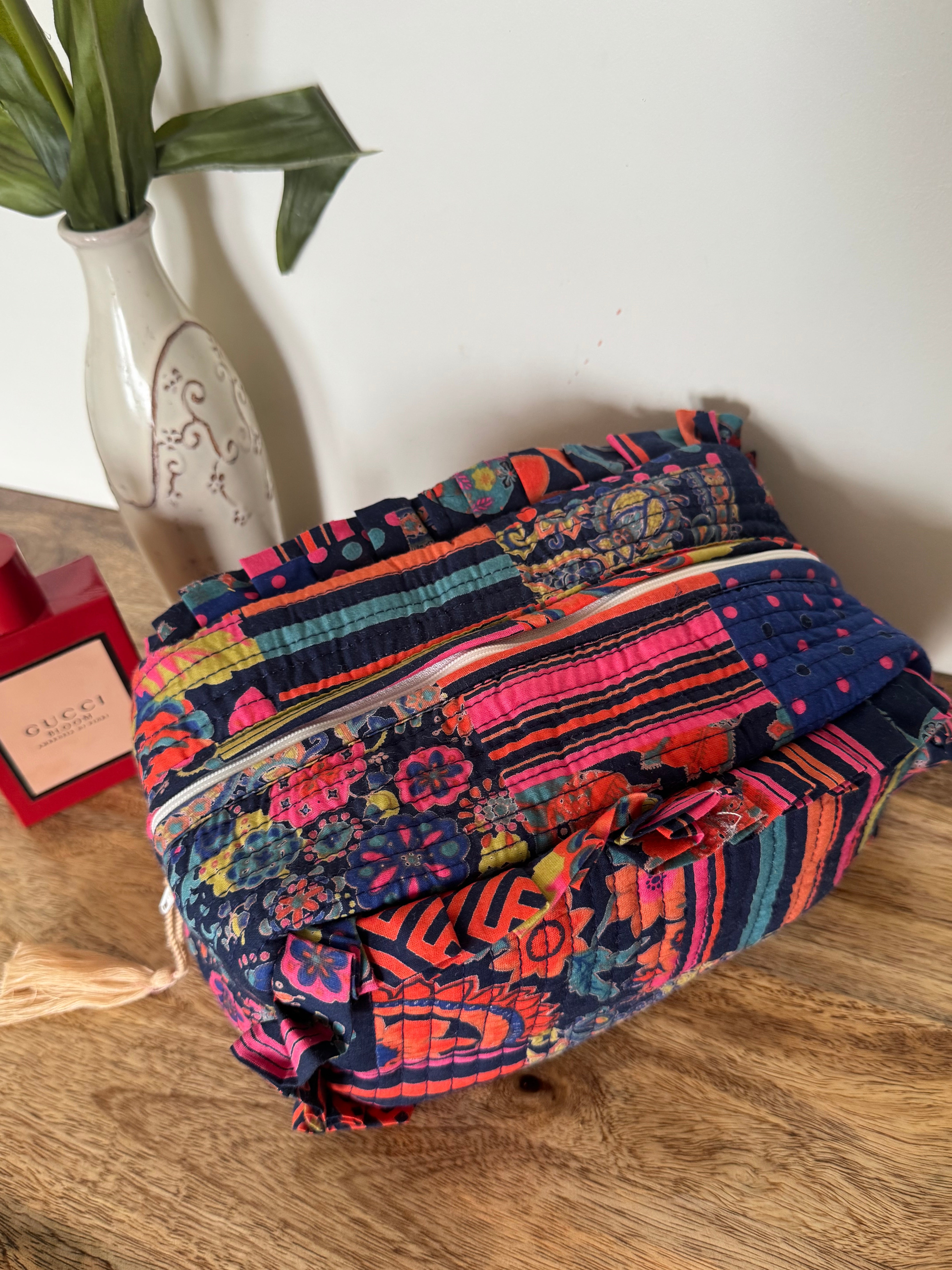 FRILL TOILETRY BAG