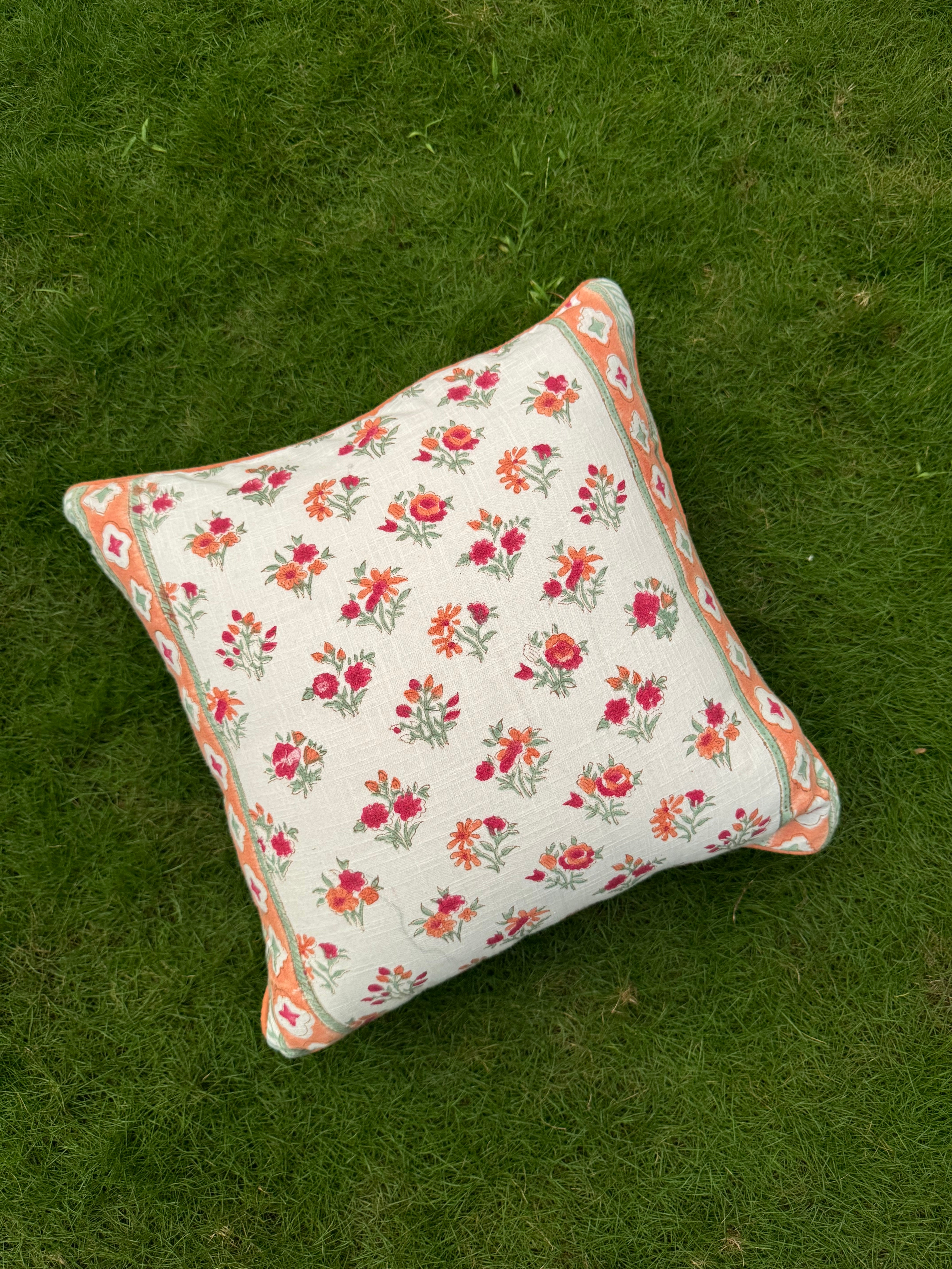 A PAIR OF HANDBLOCK PRINTED 16*16 INCHES CUSHION COVER