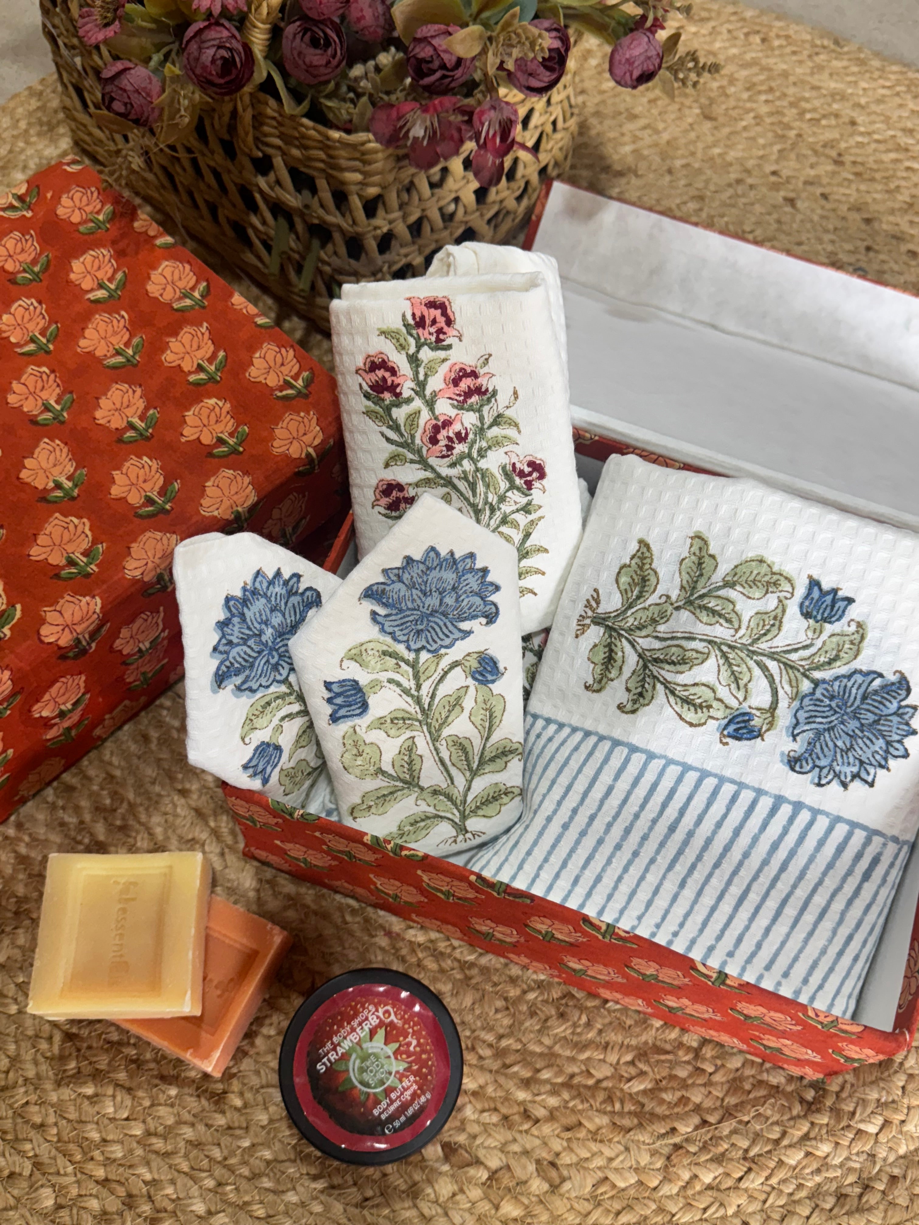 HANDBLOCK PRINTED GIFT BOX - BATH LINEN