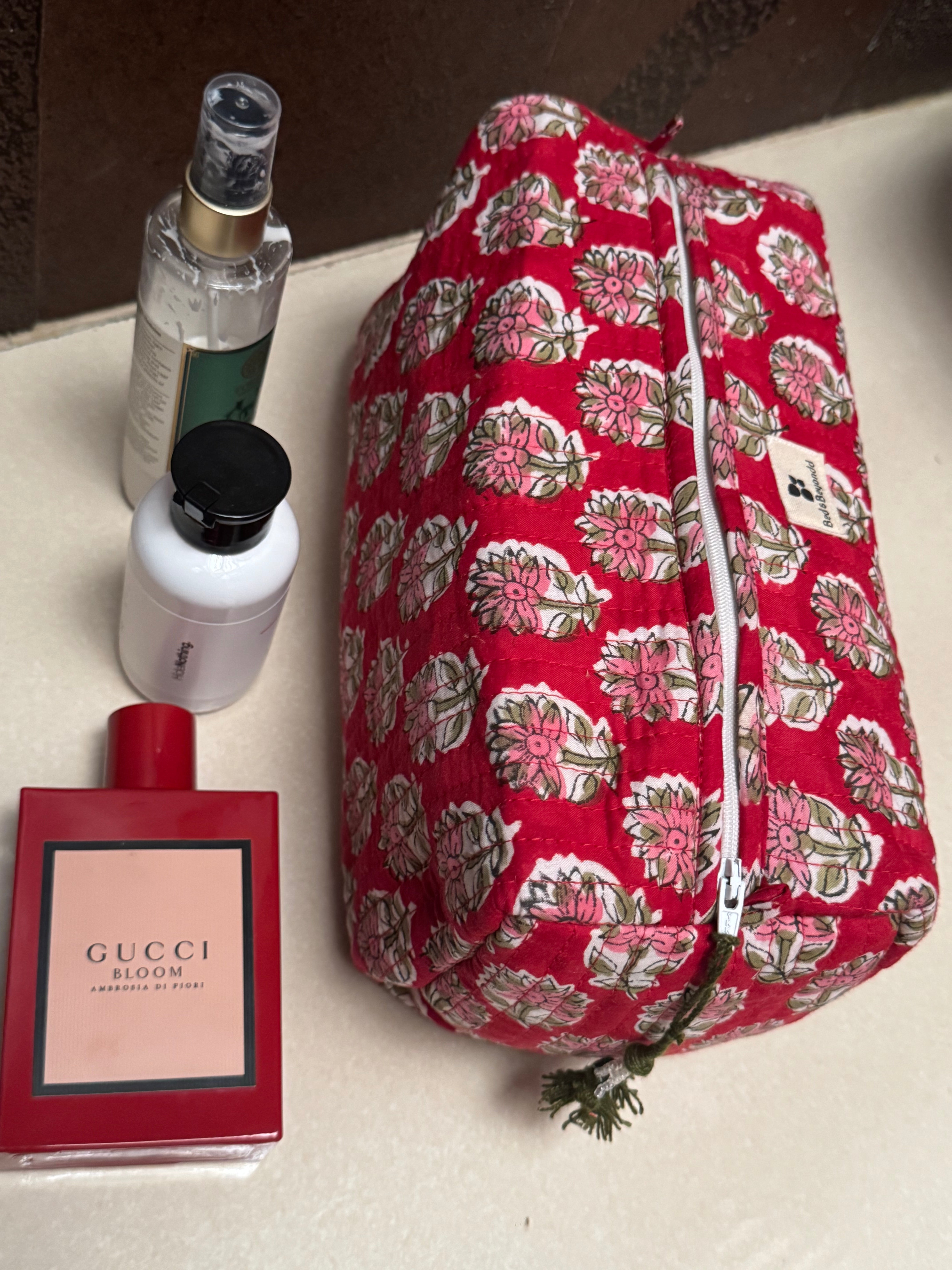 MULTI PURPOSE TOILETRY BAG