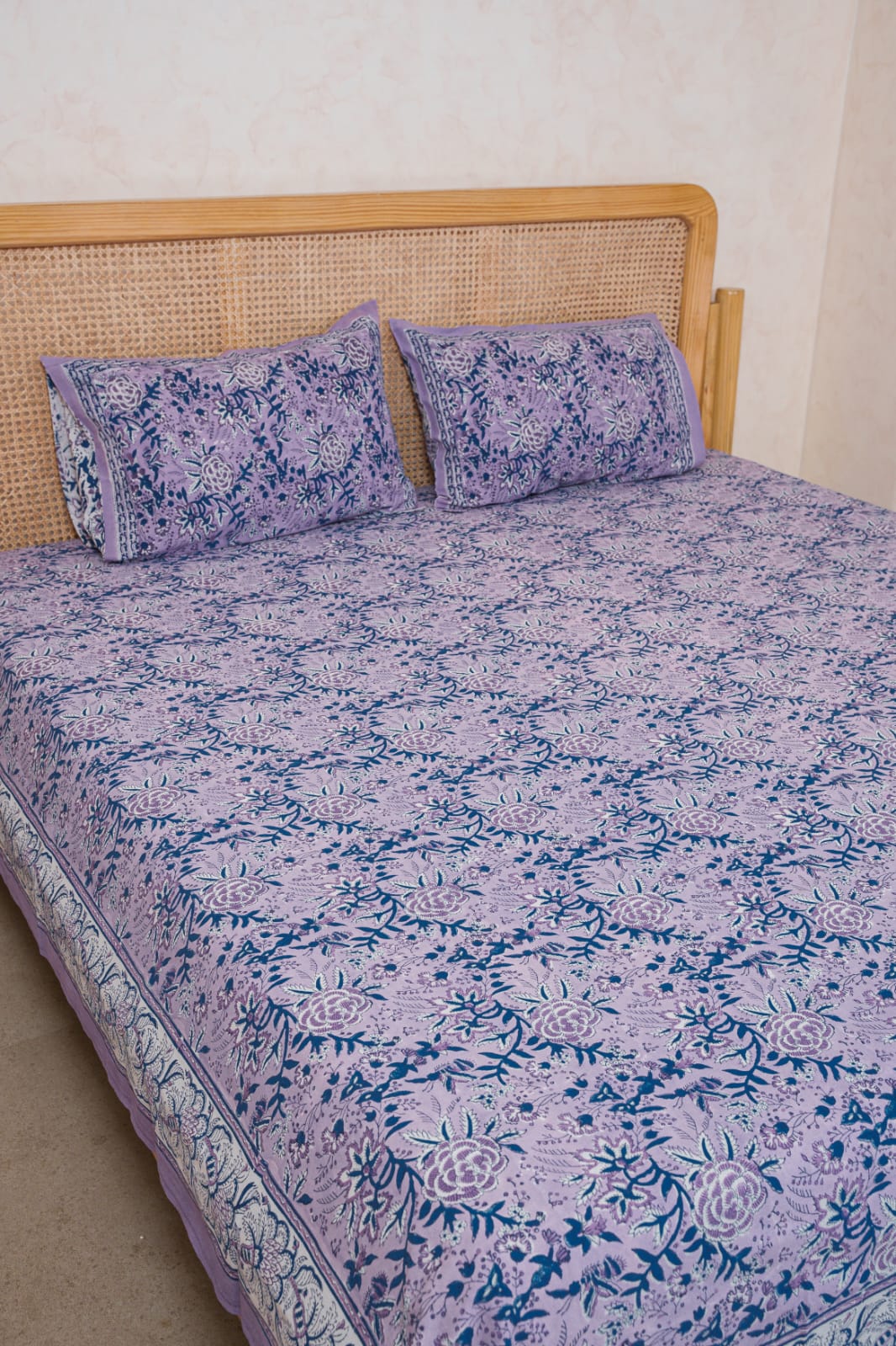 FESTIVE HANDBLOCK PRINTED BEDSHEET WITH 2 REVERSIBLE PILLOW COVERS