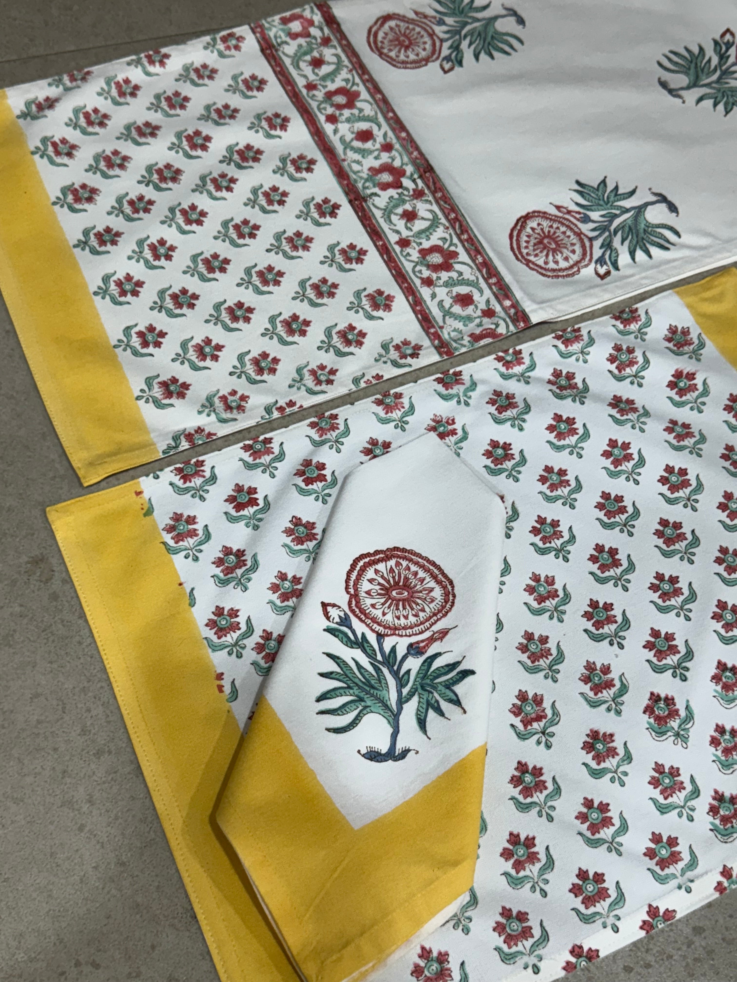SIX SEATER TABLE RUNNER , SIX MATS AND SIX NAPKIN SET