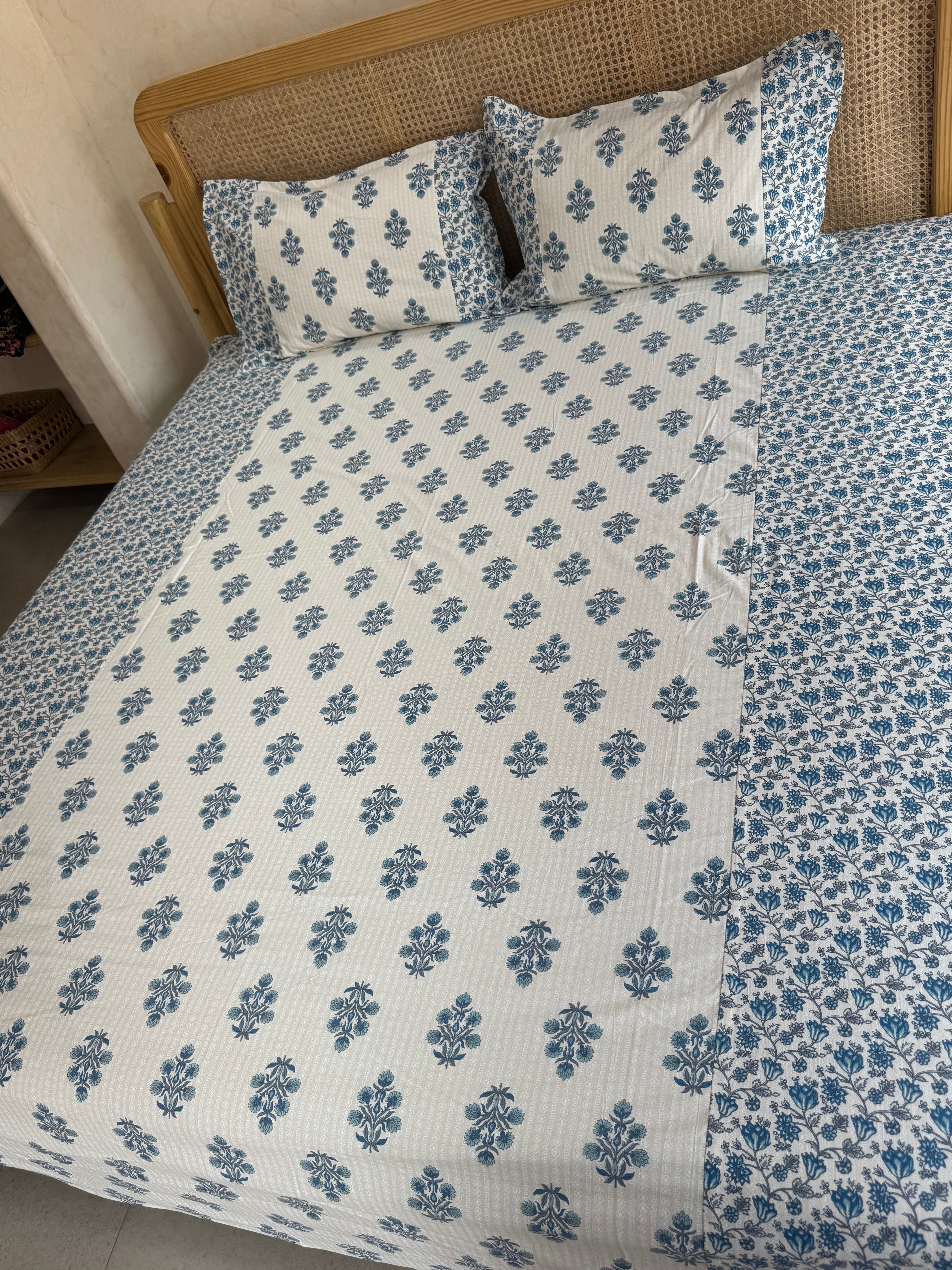 KANAK BEDSHEET WITH TWO PILLOW CASES