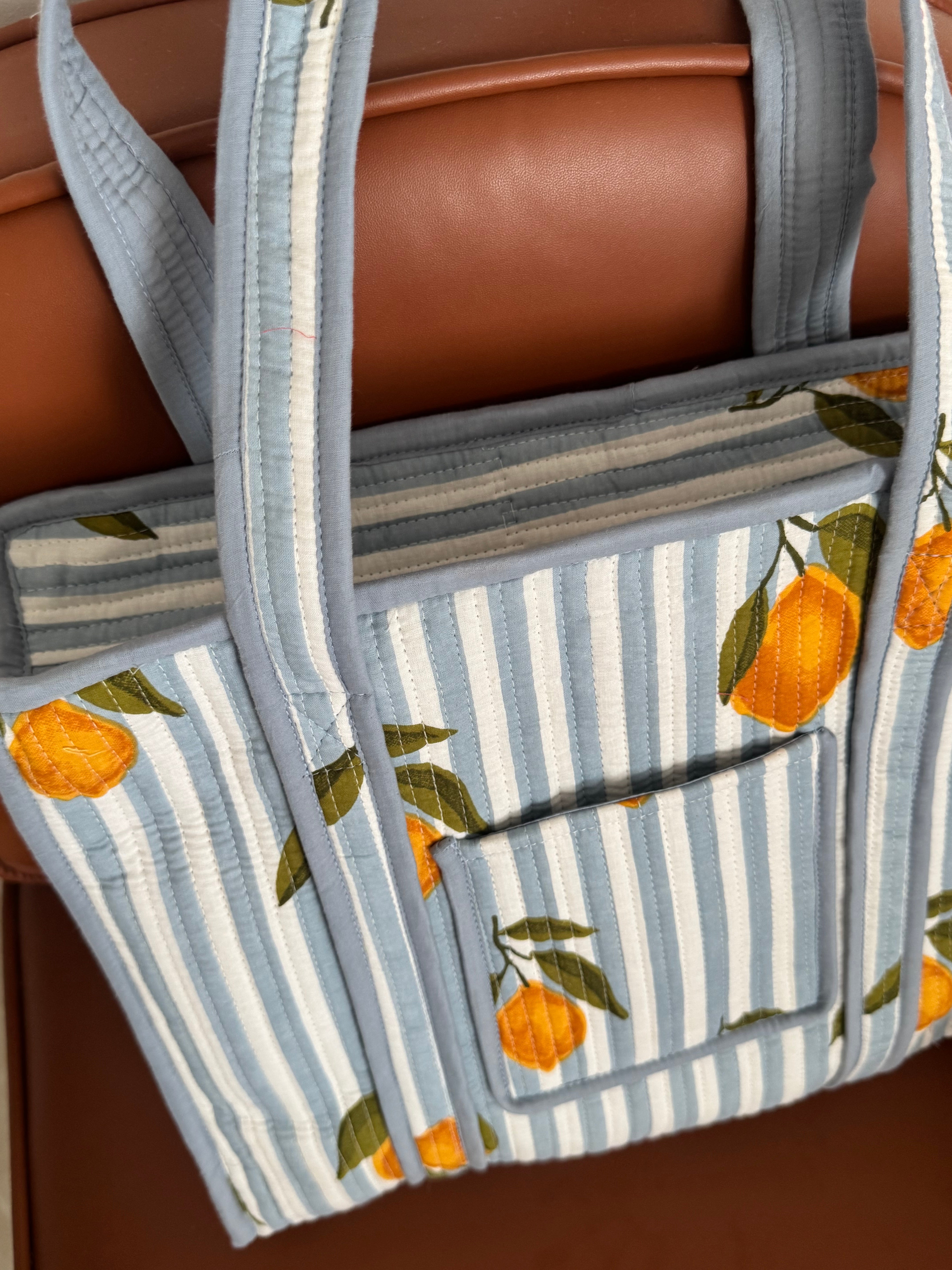 MEDIUM TOTE BAG WITH THREE POCKETS