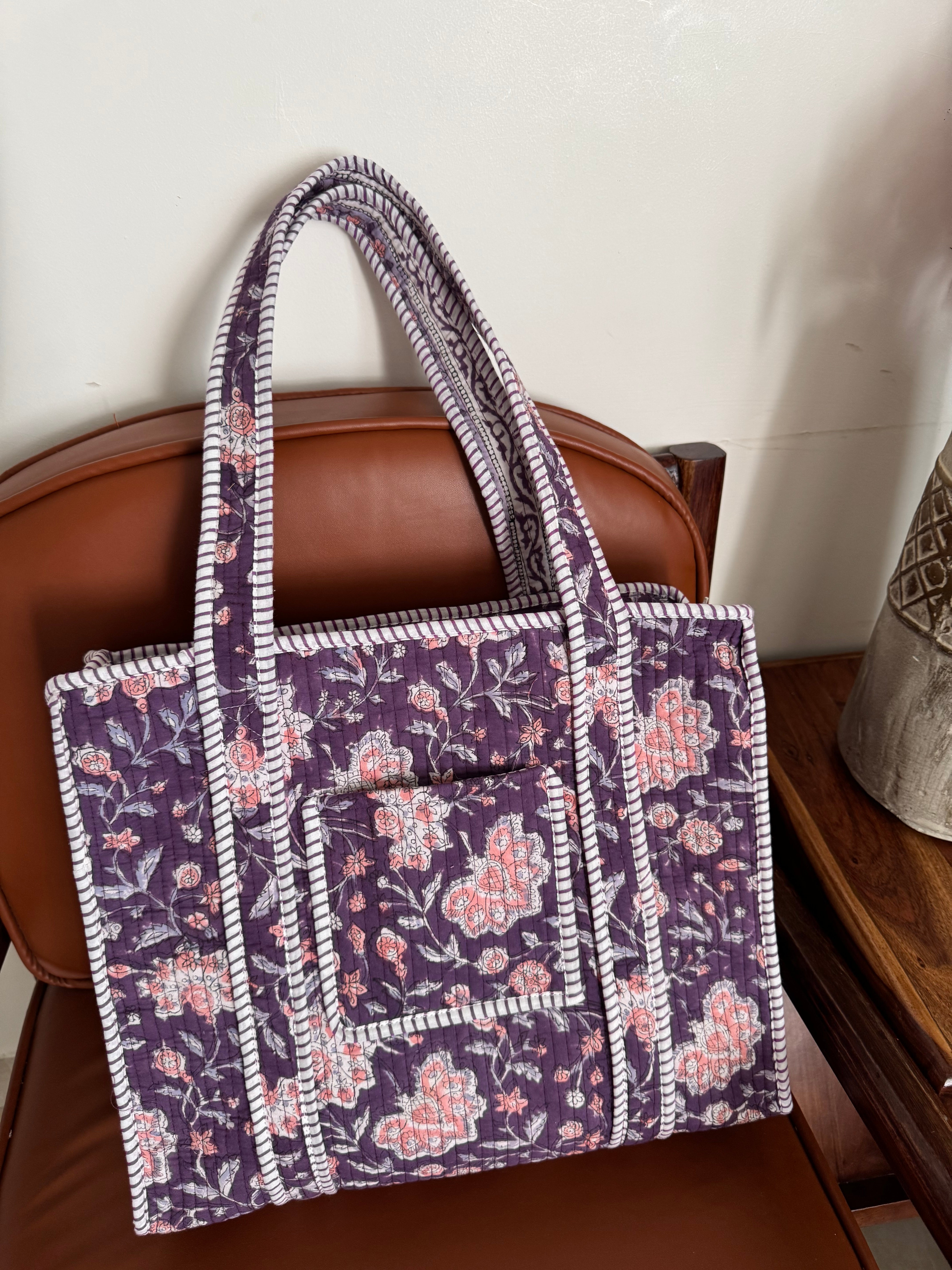 MEDIUM TOTE BAG WITH THREE POCKETS
