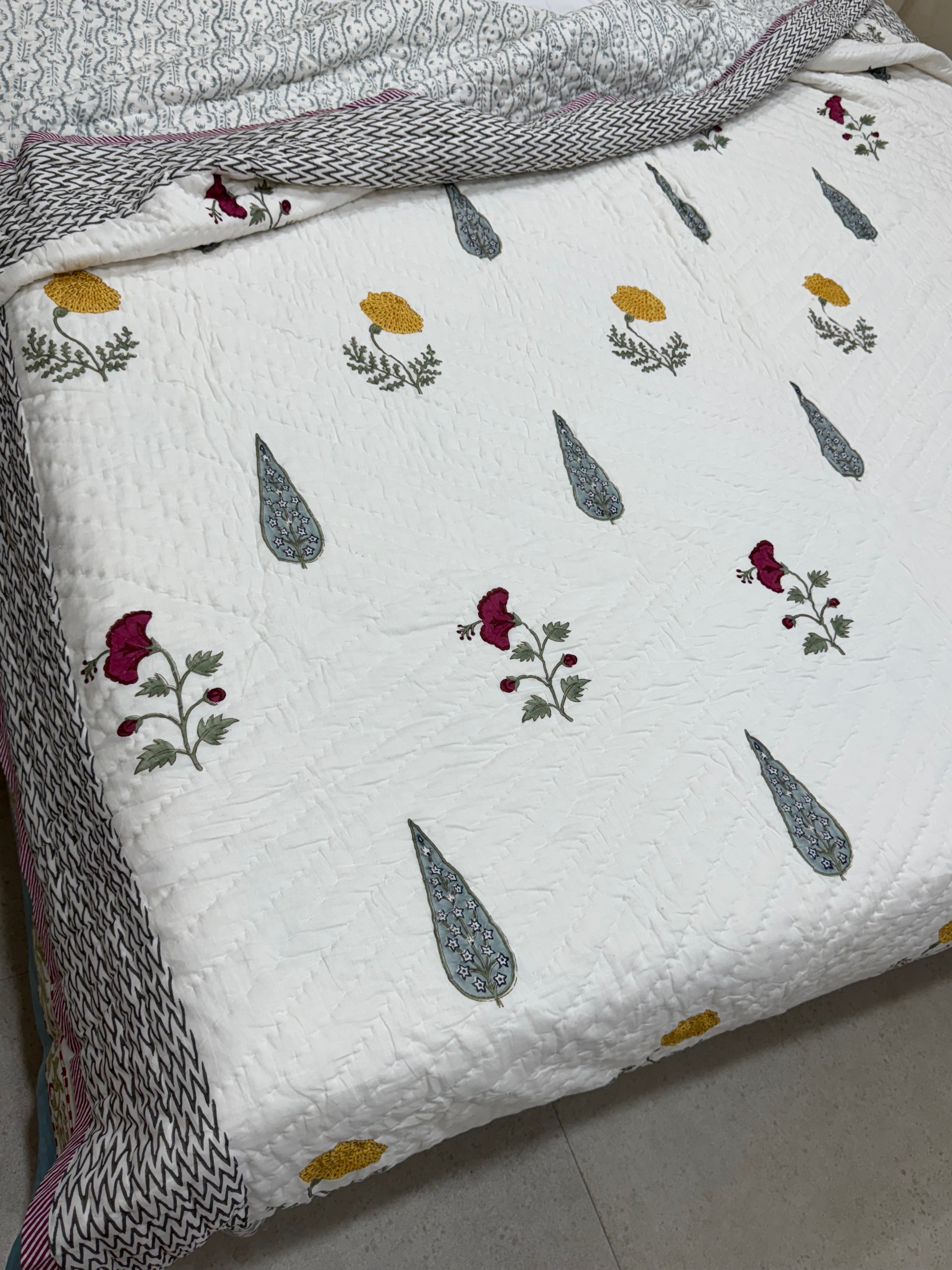 HAND BLOCK PRINTED REVERSIBLE MULMUL DOUBLE BED QUILT