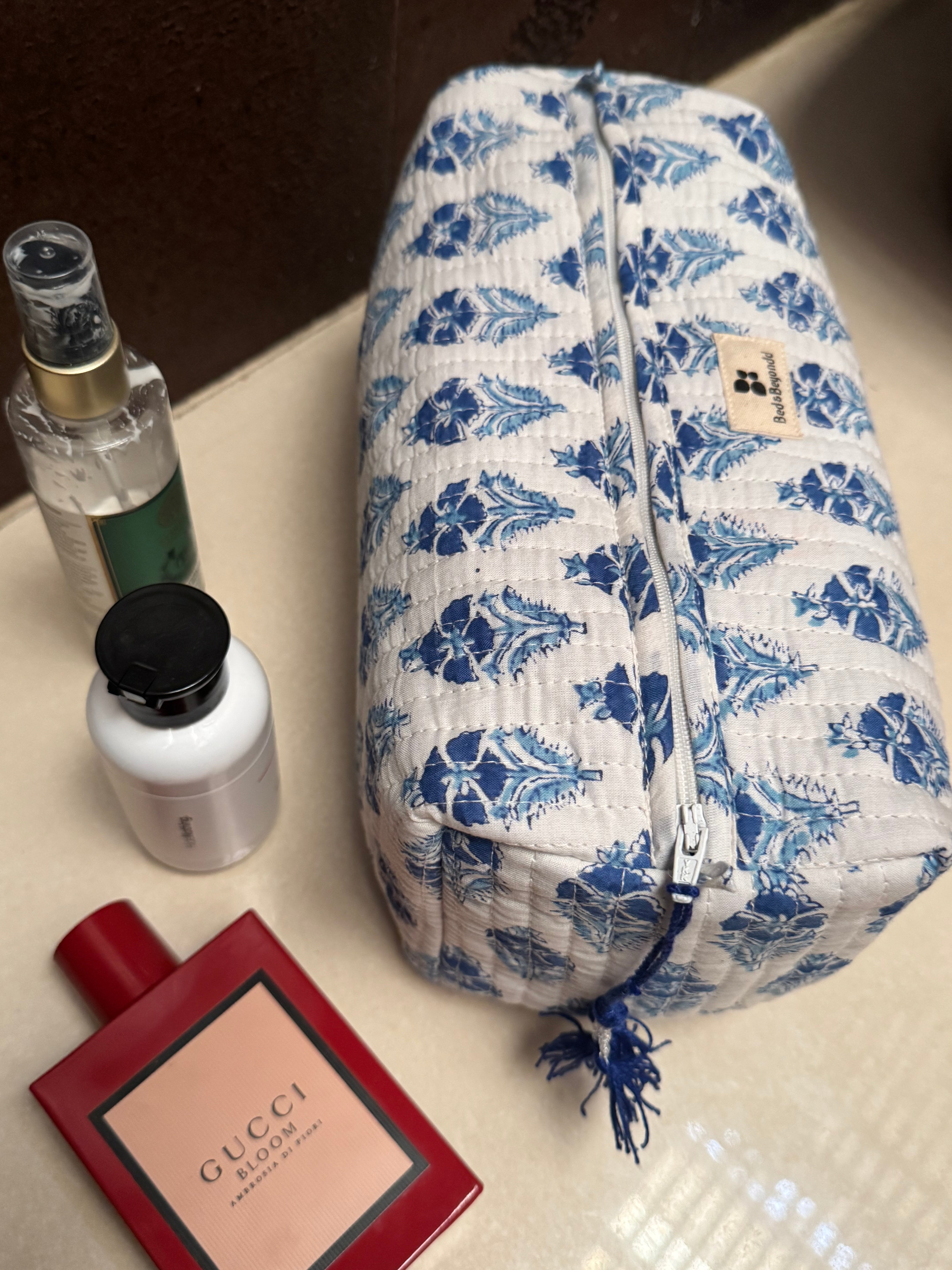 MULTI PURPOSE TOILETRY BAG