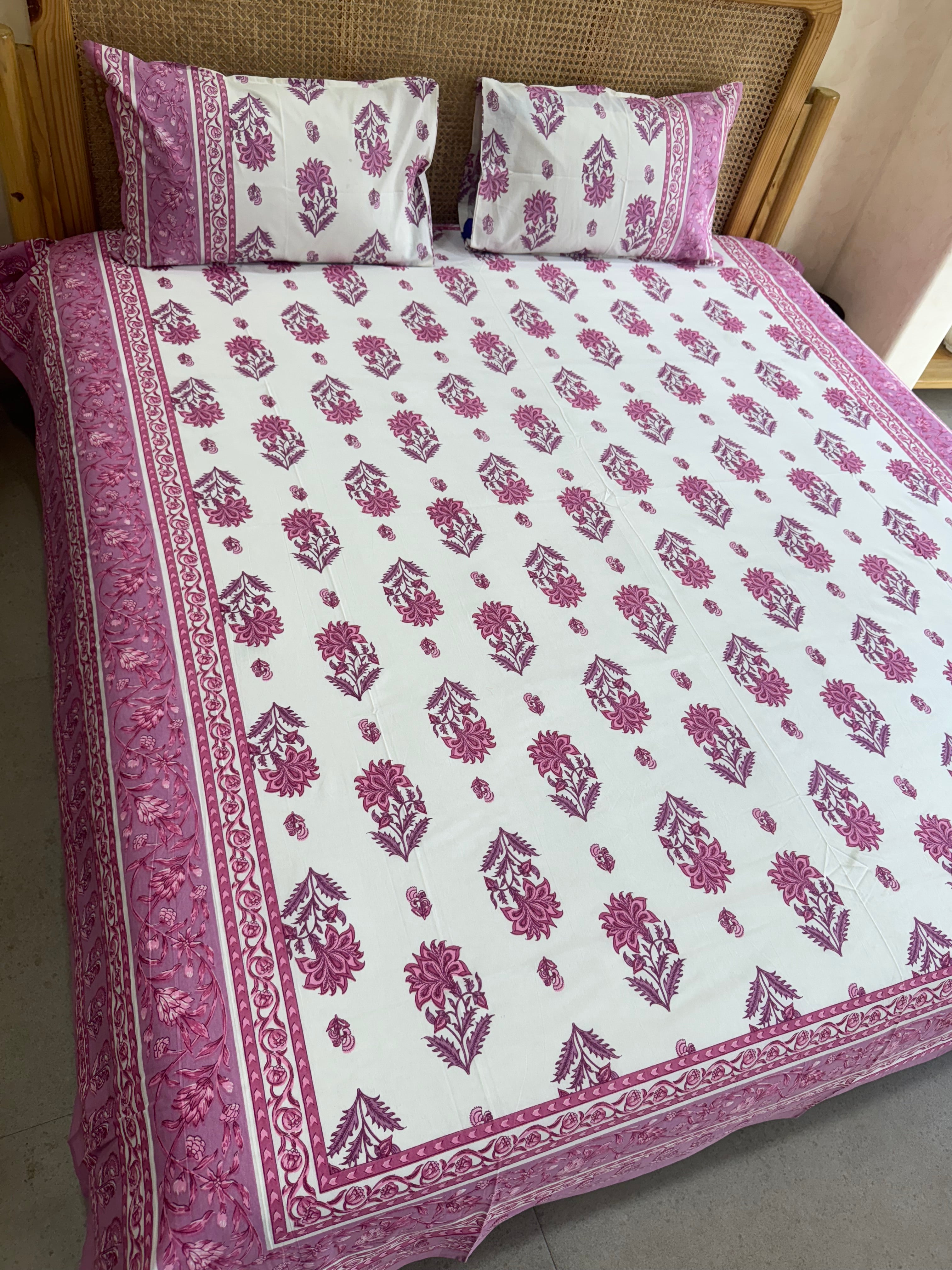 RIWAYAAT BEDSHEET WITH TWO REVERSIBLE PILLOW COVERS