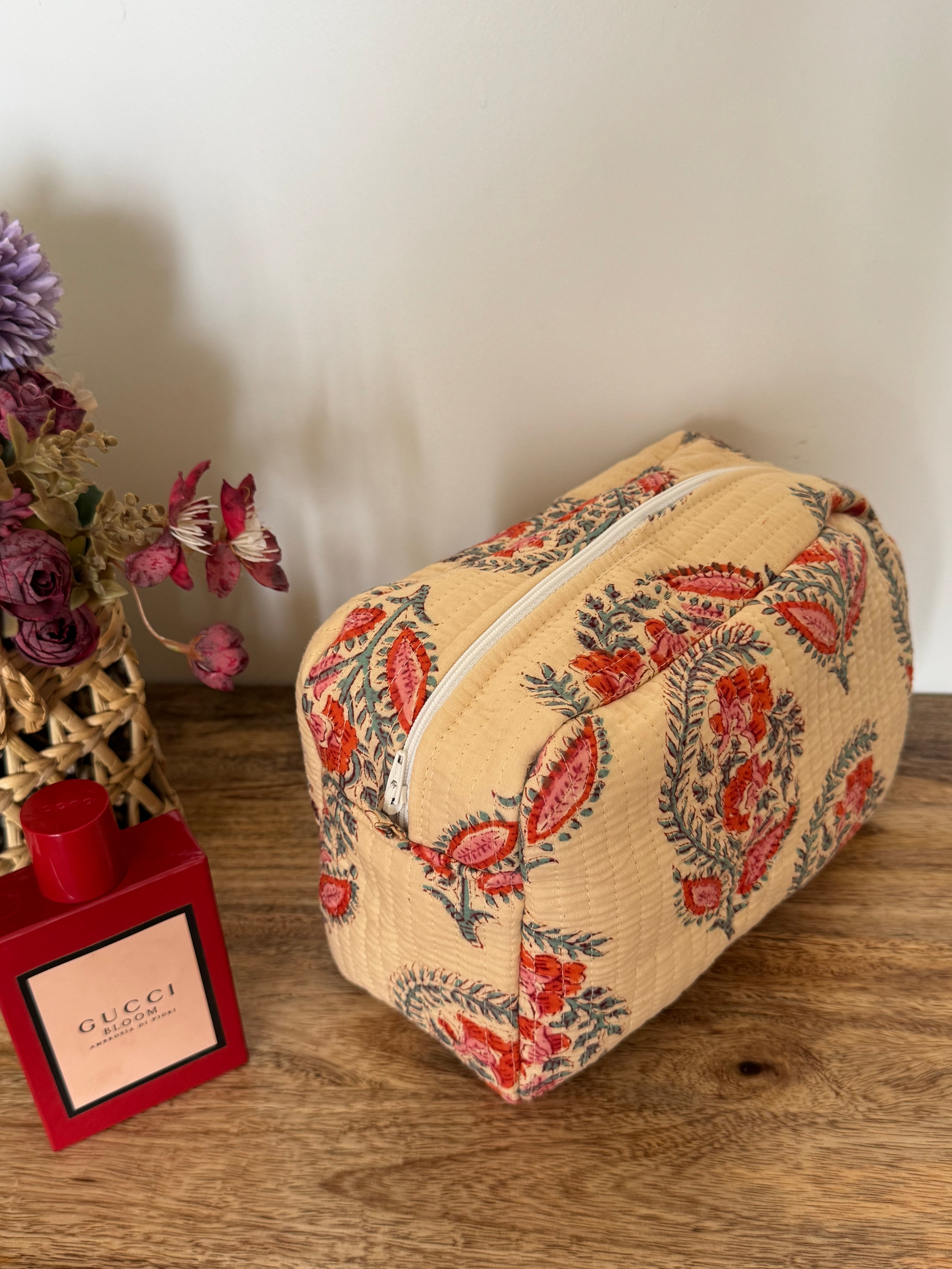 MULTI PURPOSE TOILETRY BAG
