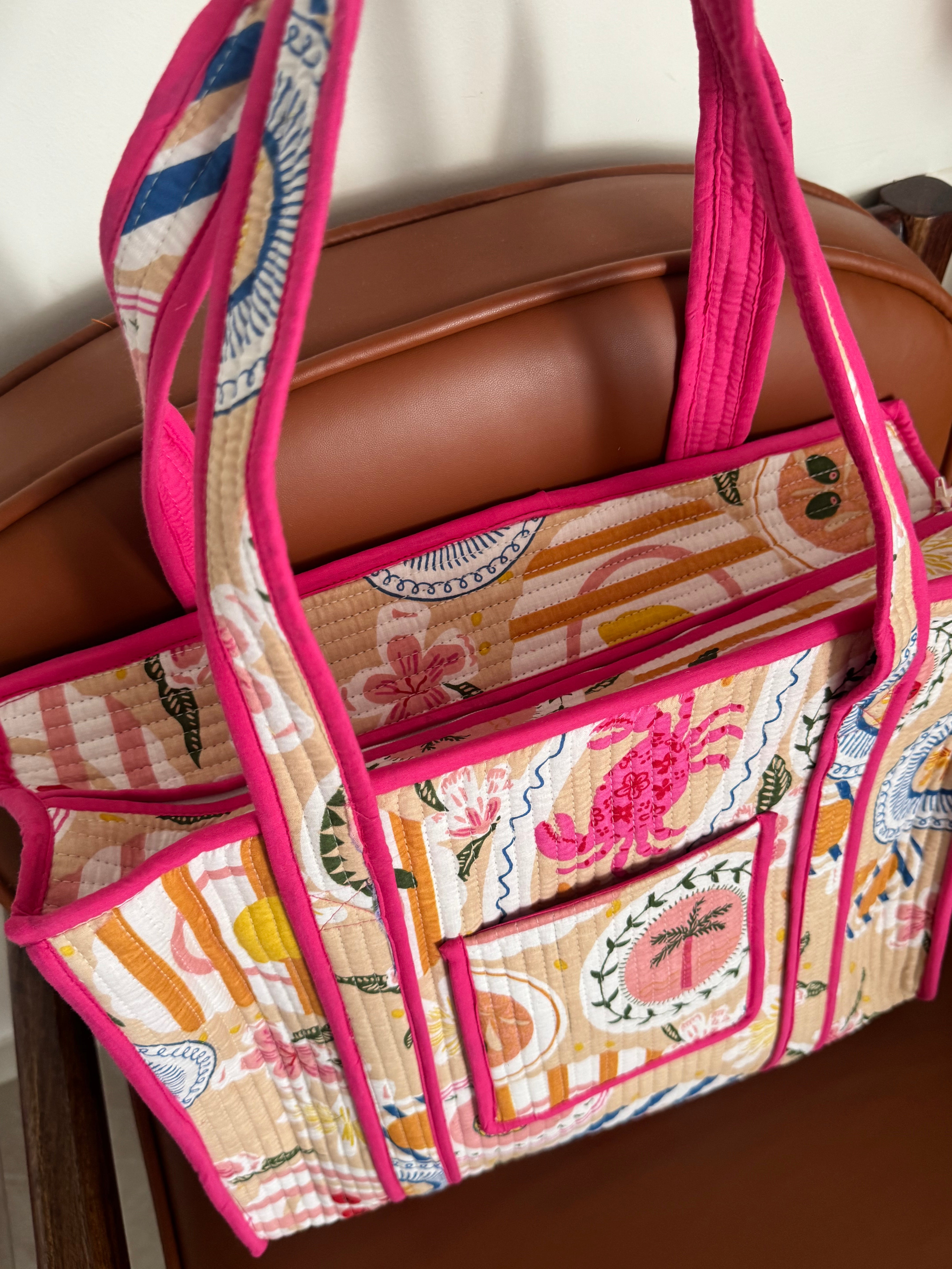 MEDIUM TOTE BAG WITH THREE POCKETS