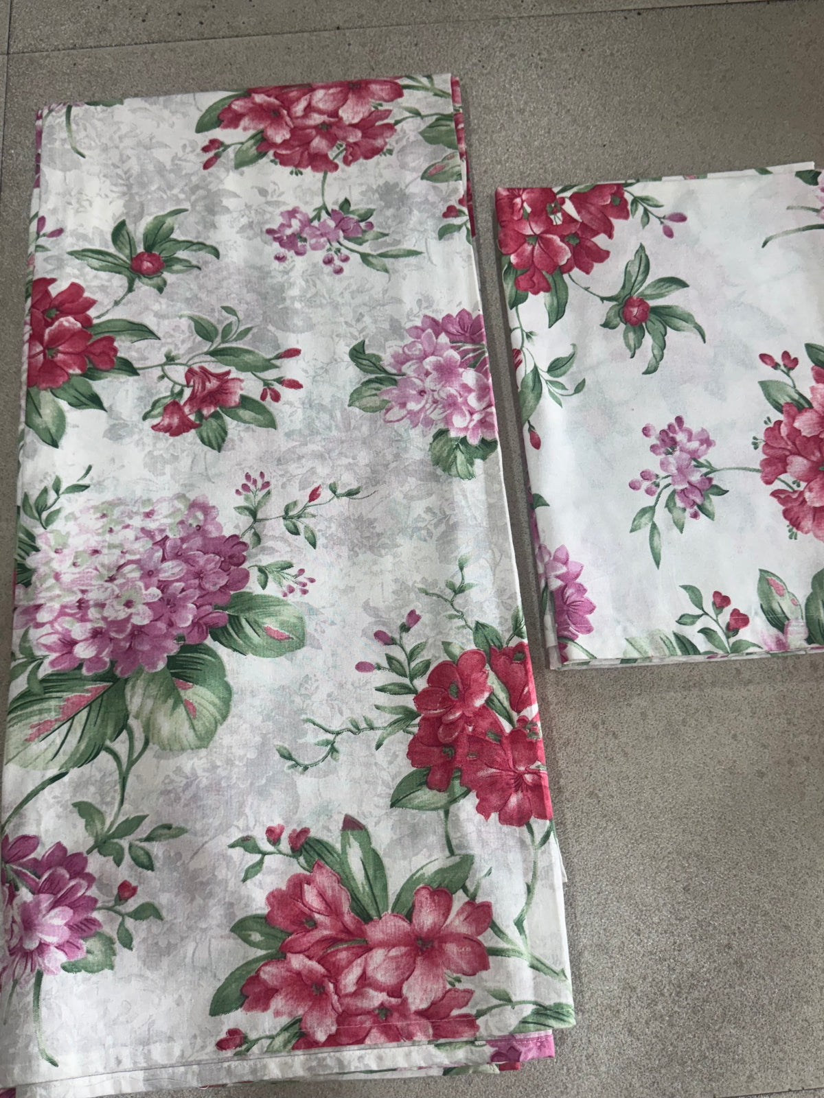 SHALIMAR BEDSHEET WITH TWO REVERSIBLE PILLOW COVERS