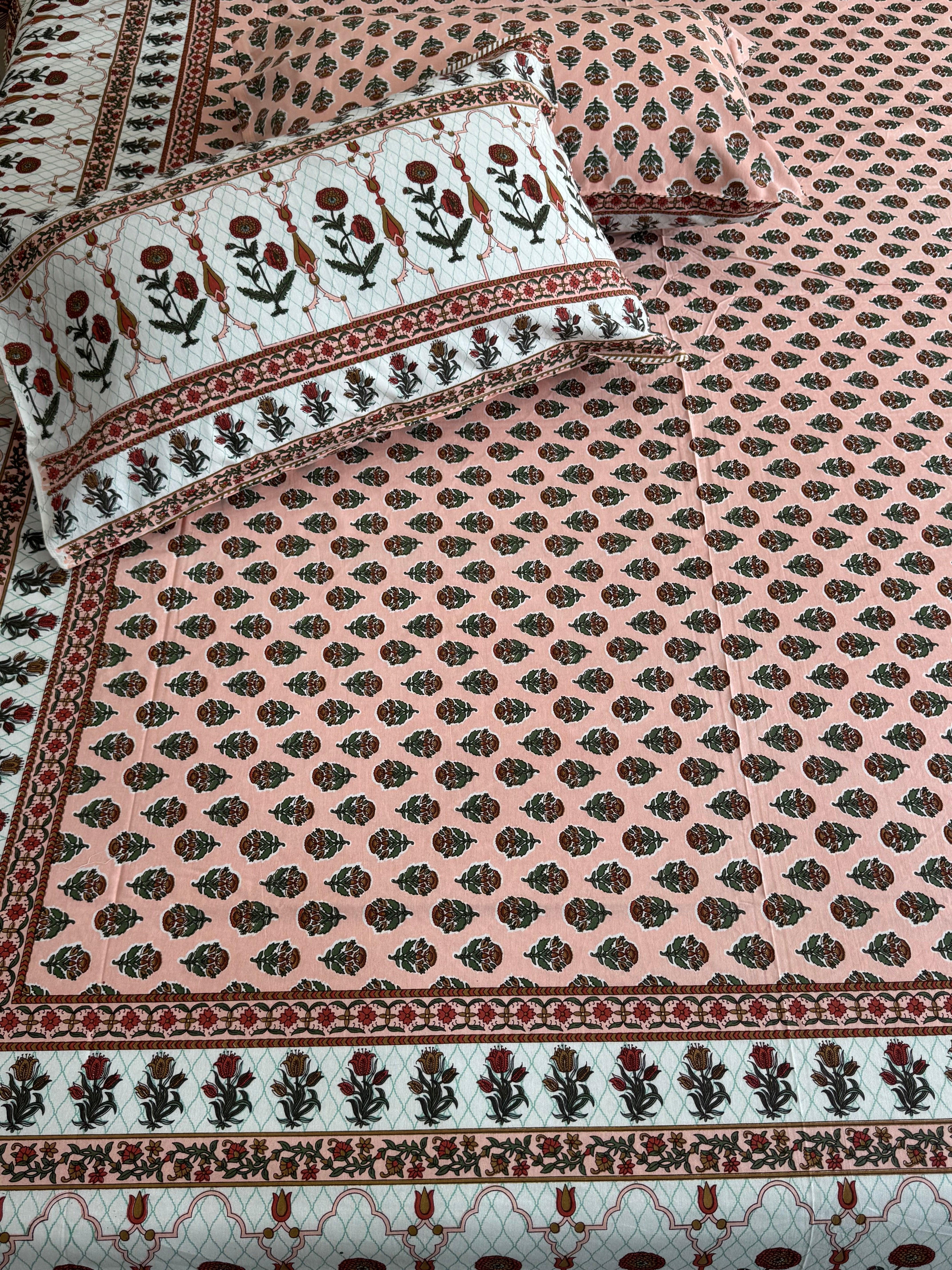 RANGREZ BEDSHEET WITH TWO REVERSIBLE PILLOW COVERS