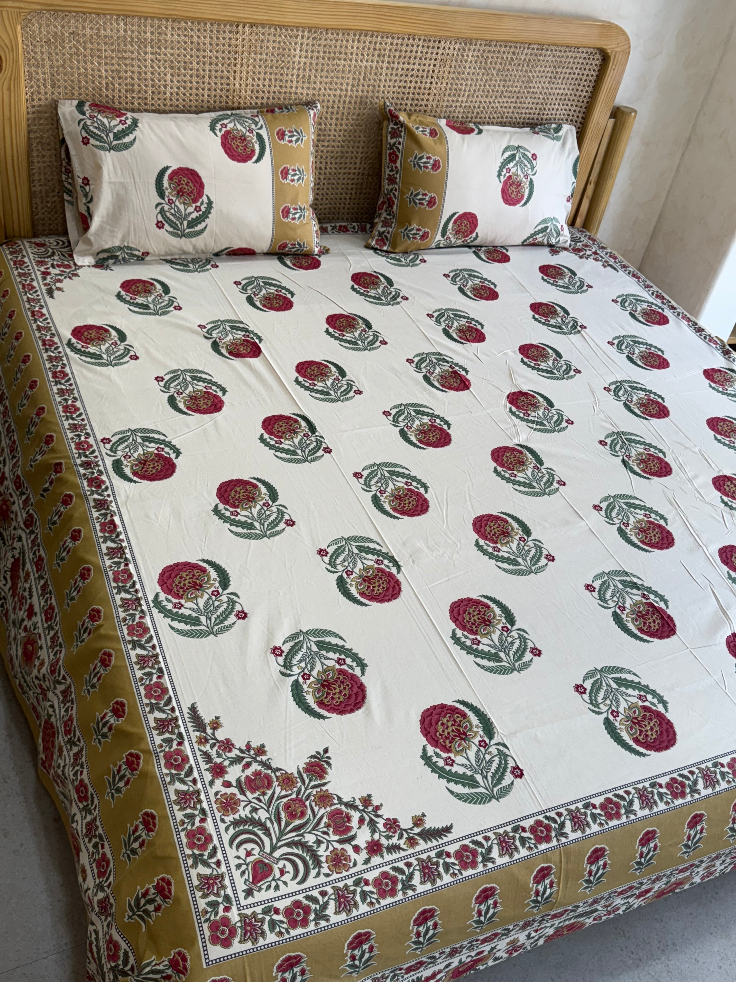 RANGREZ BEDSHEET WITH TWO REVERSIBLE PILLOW COVERS