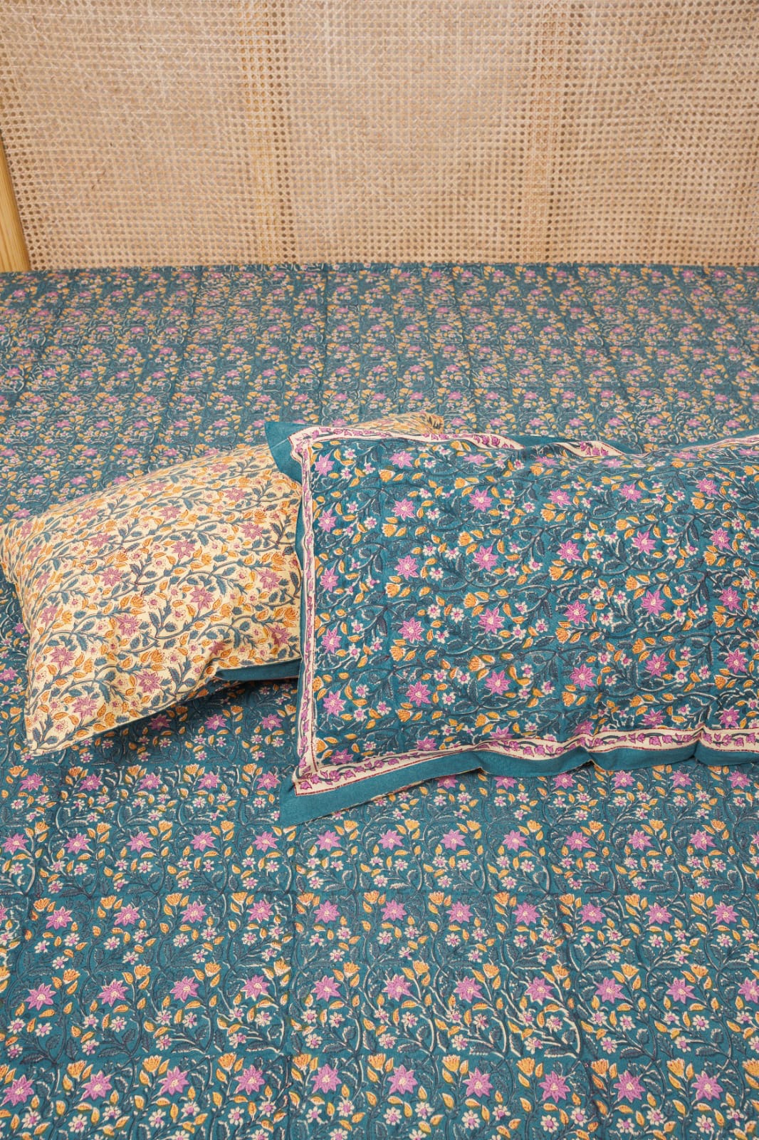 FESTIVE HANDBLOCK PRINTED BEDSHEET WITH 2 REVERSIBLE PILLOW COVERS