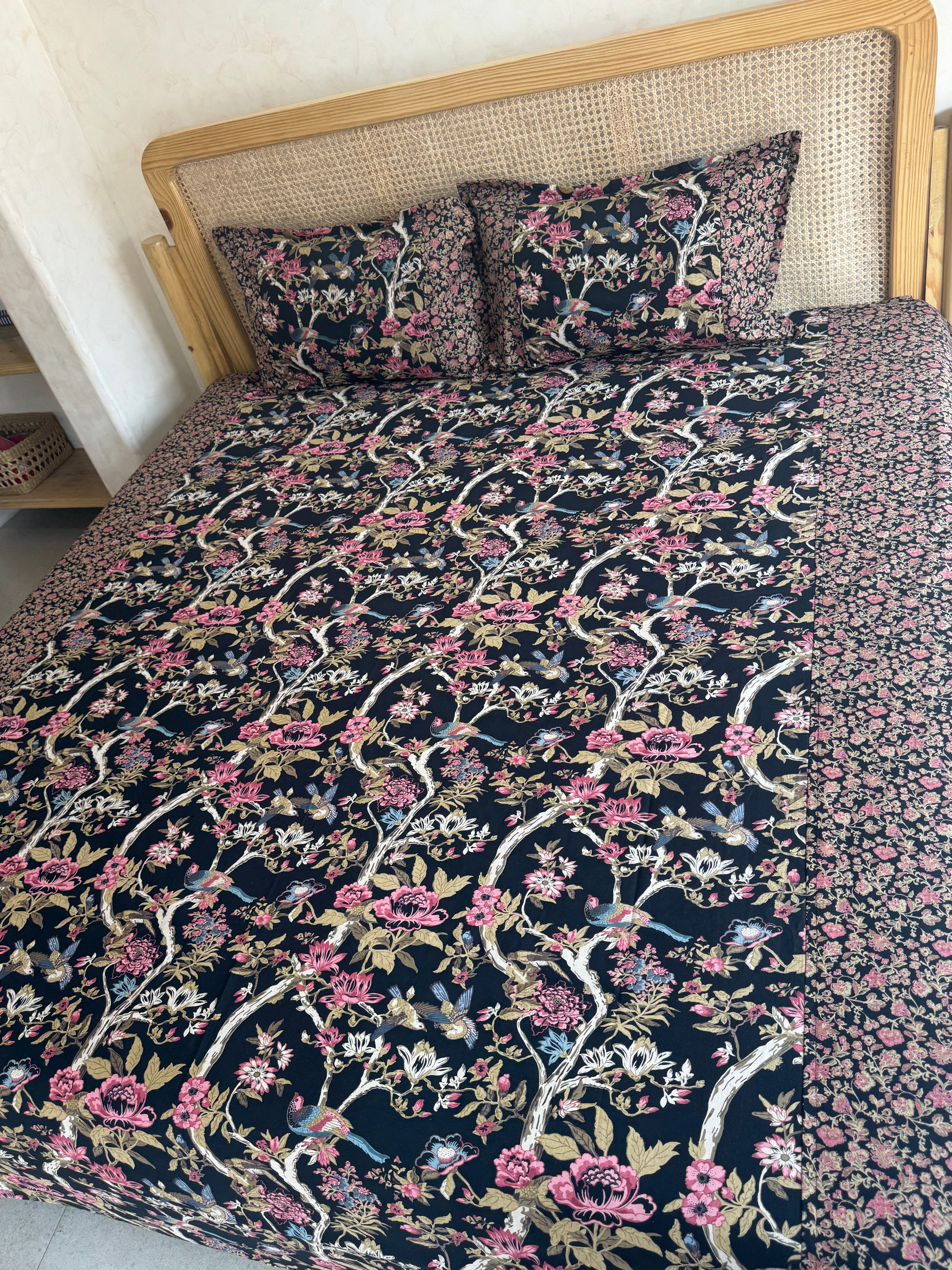 KANAK BEDSHEET WITH TWO PILLOW CASES