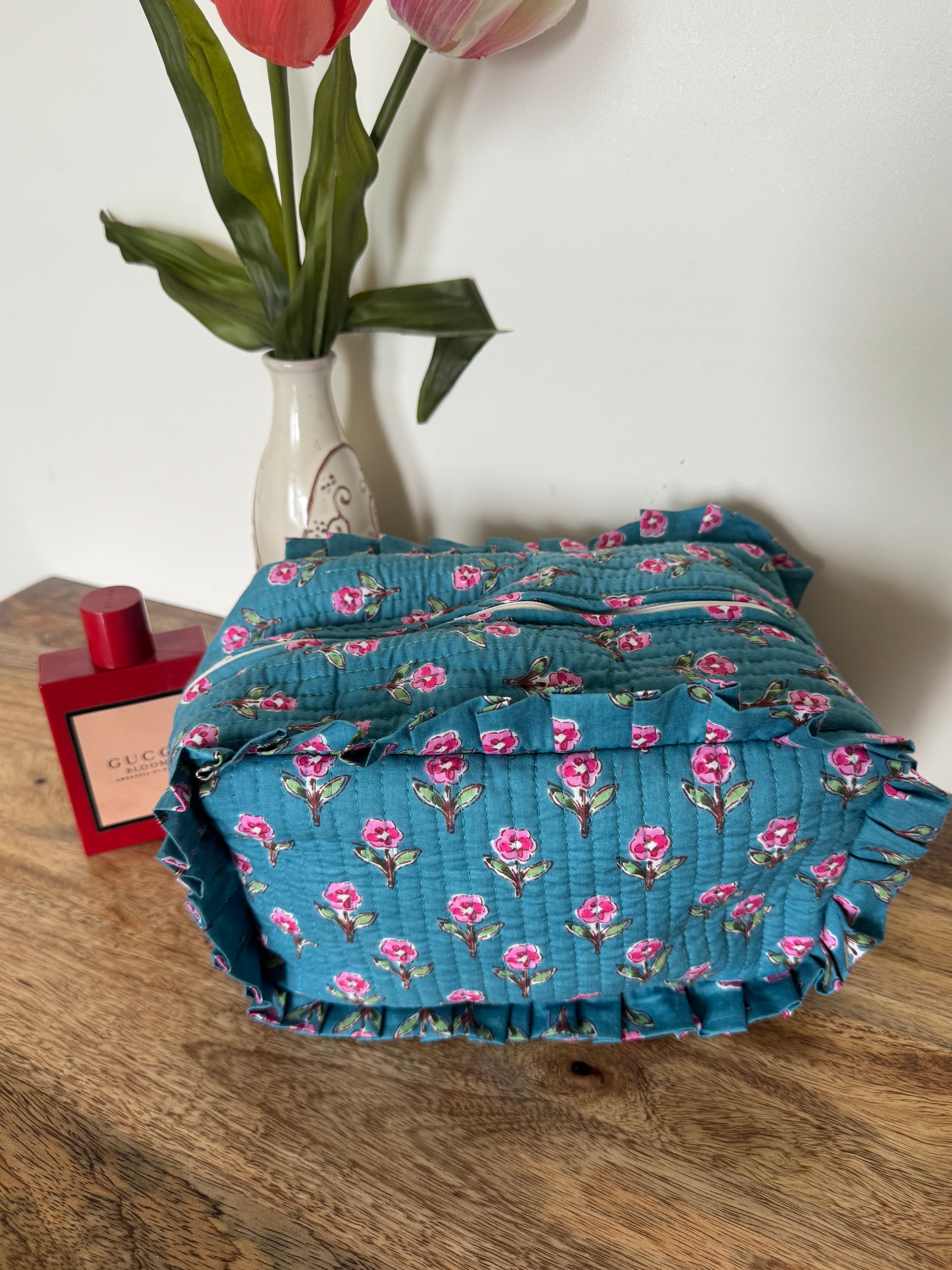 FRILL TOILETRY BAG