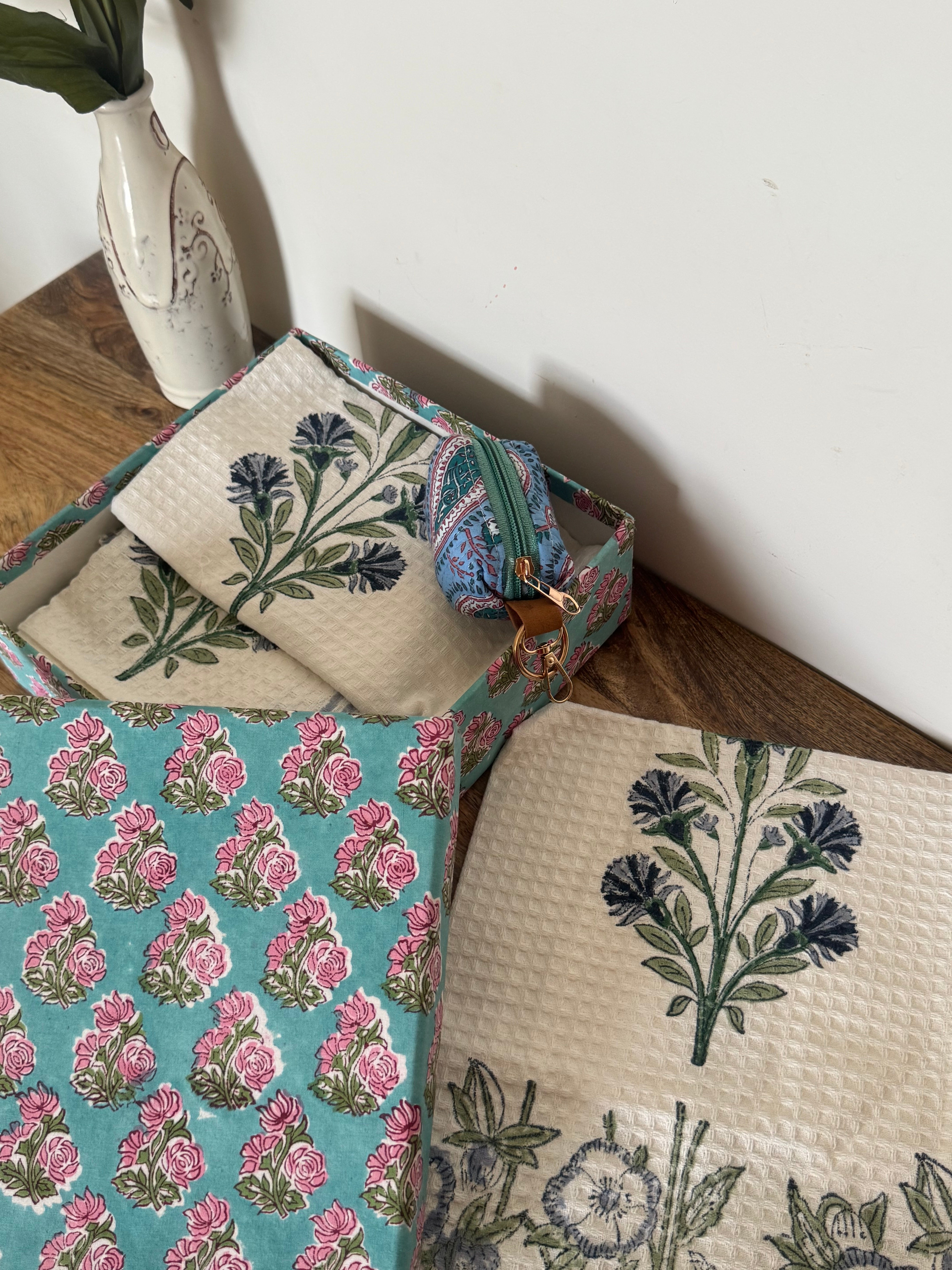 HANDBLOCK PRINTED GIFT BOX - BATH LINEN
