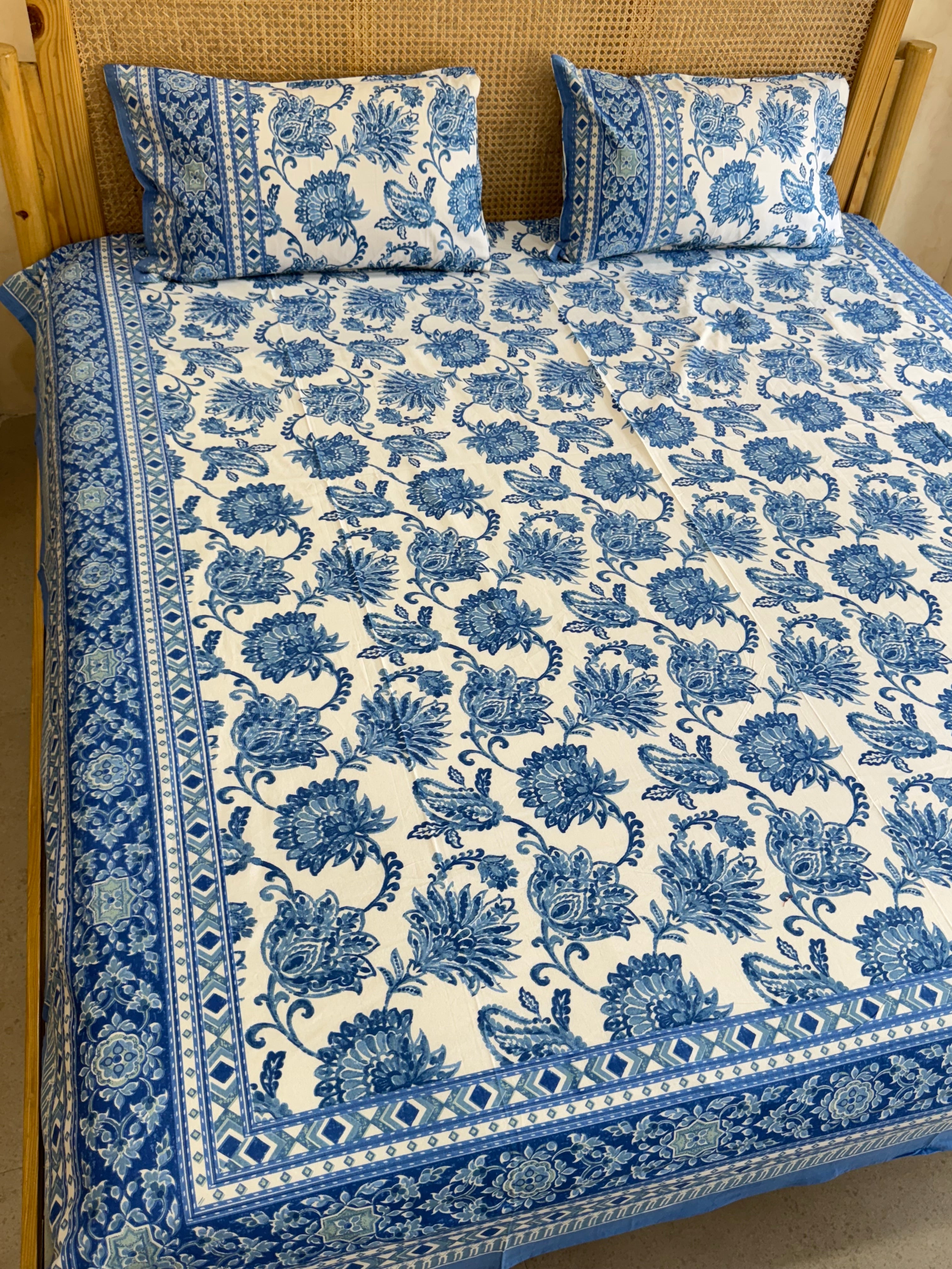 RIWAYAAT BEDSHEET WITH TWO REVERSIBLE PILLOW COVERS