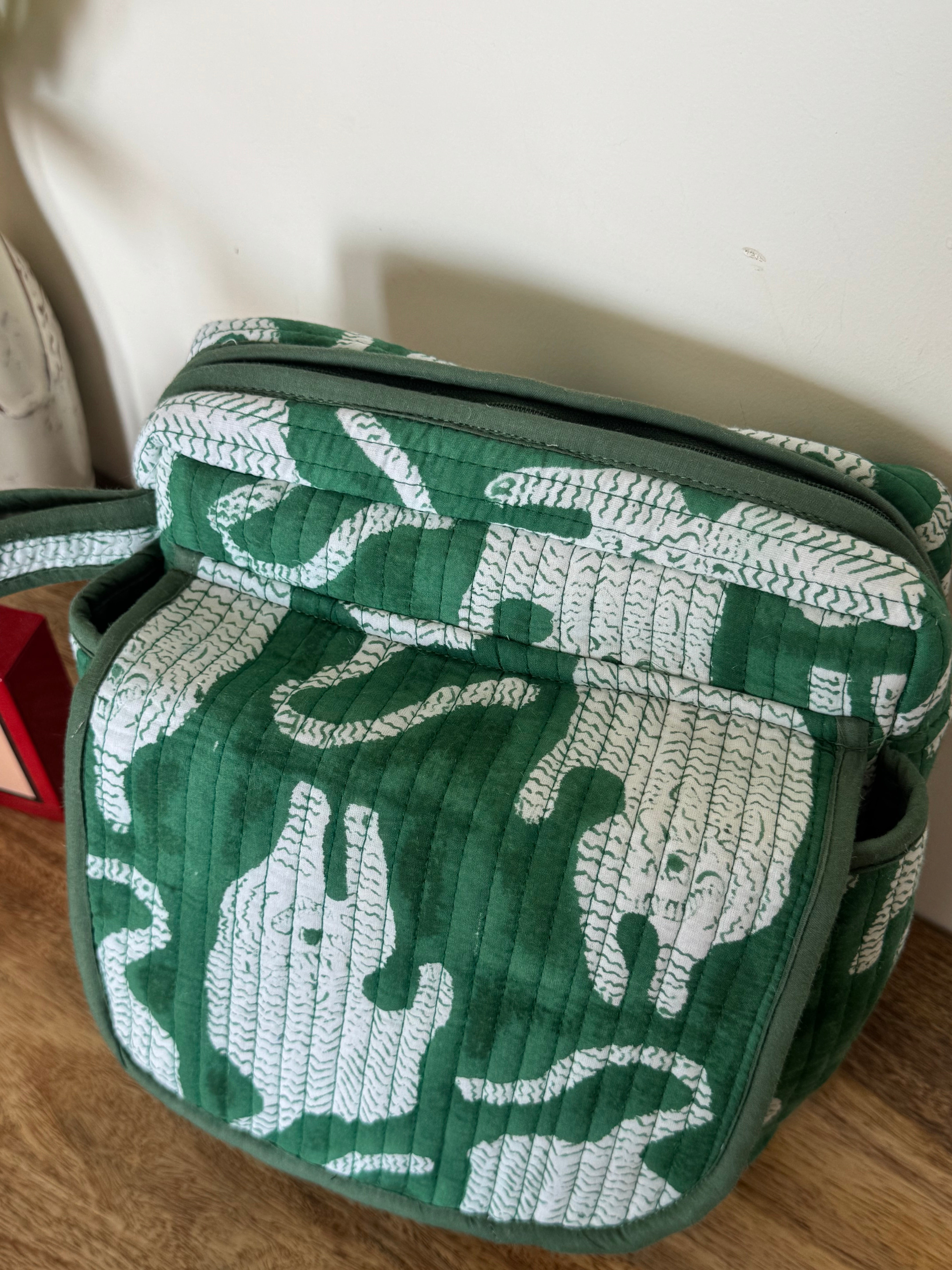 MAKEUP-ON-THE-GO/ DIAPER CHANGING BAG