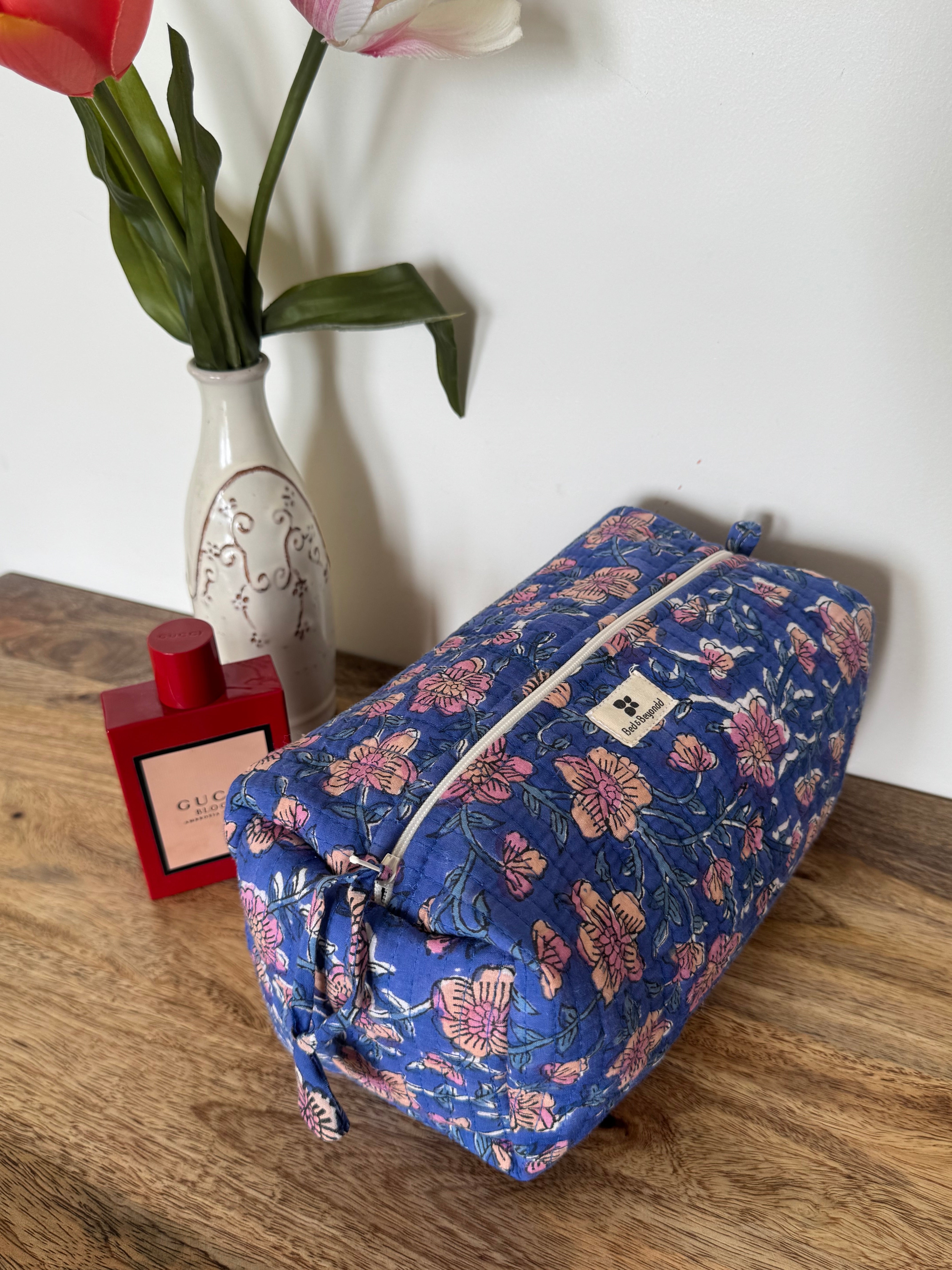 MULTI PURPOSE TOILETRY BAG