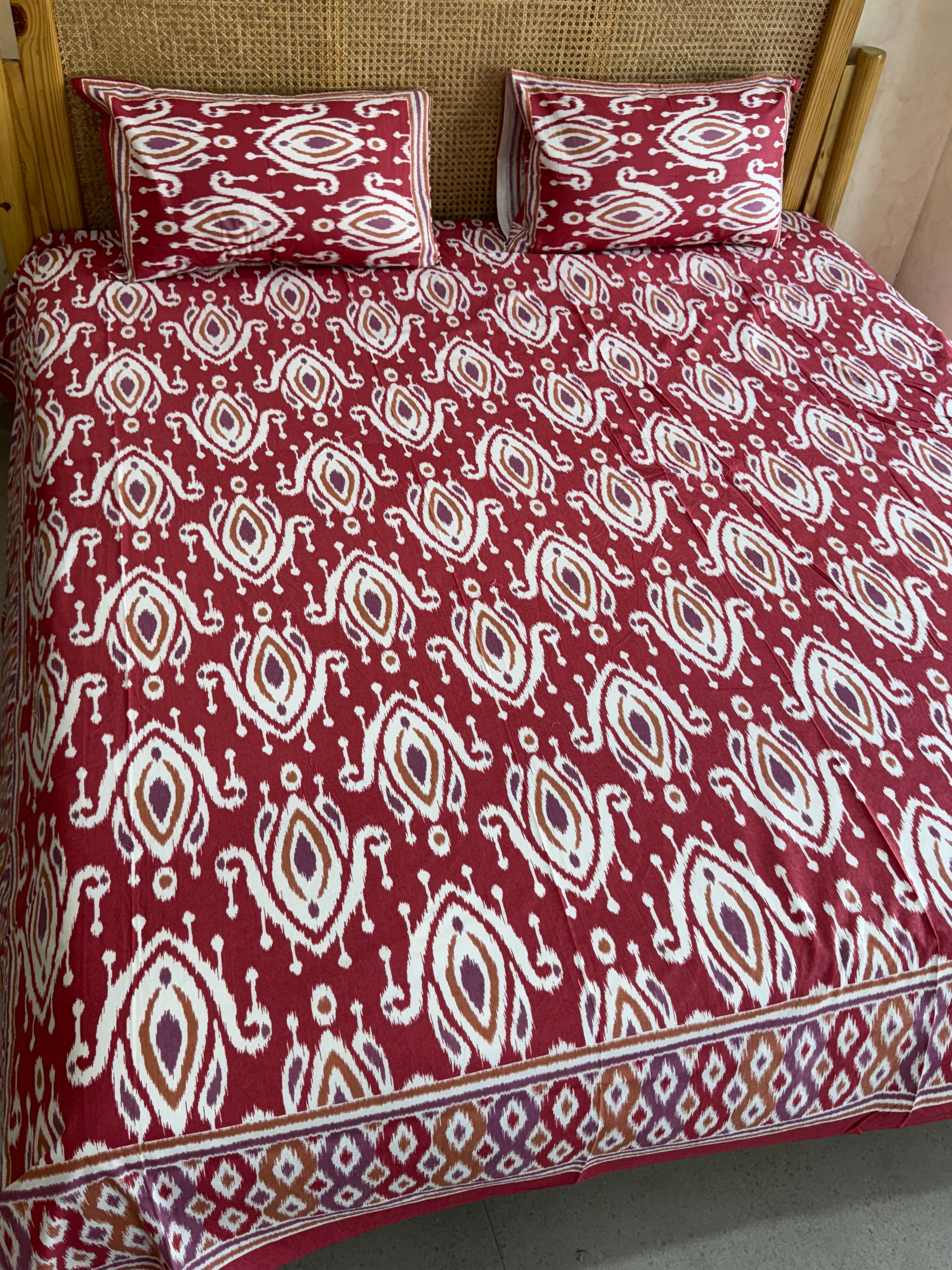 RANGREZ BEDSHEET WITH TWO REVERSIBLE PILLOW COVERS