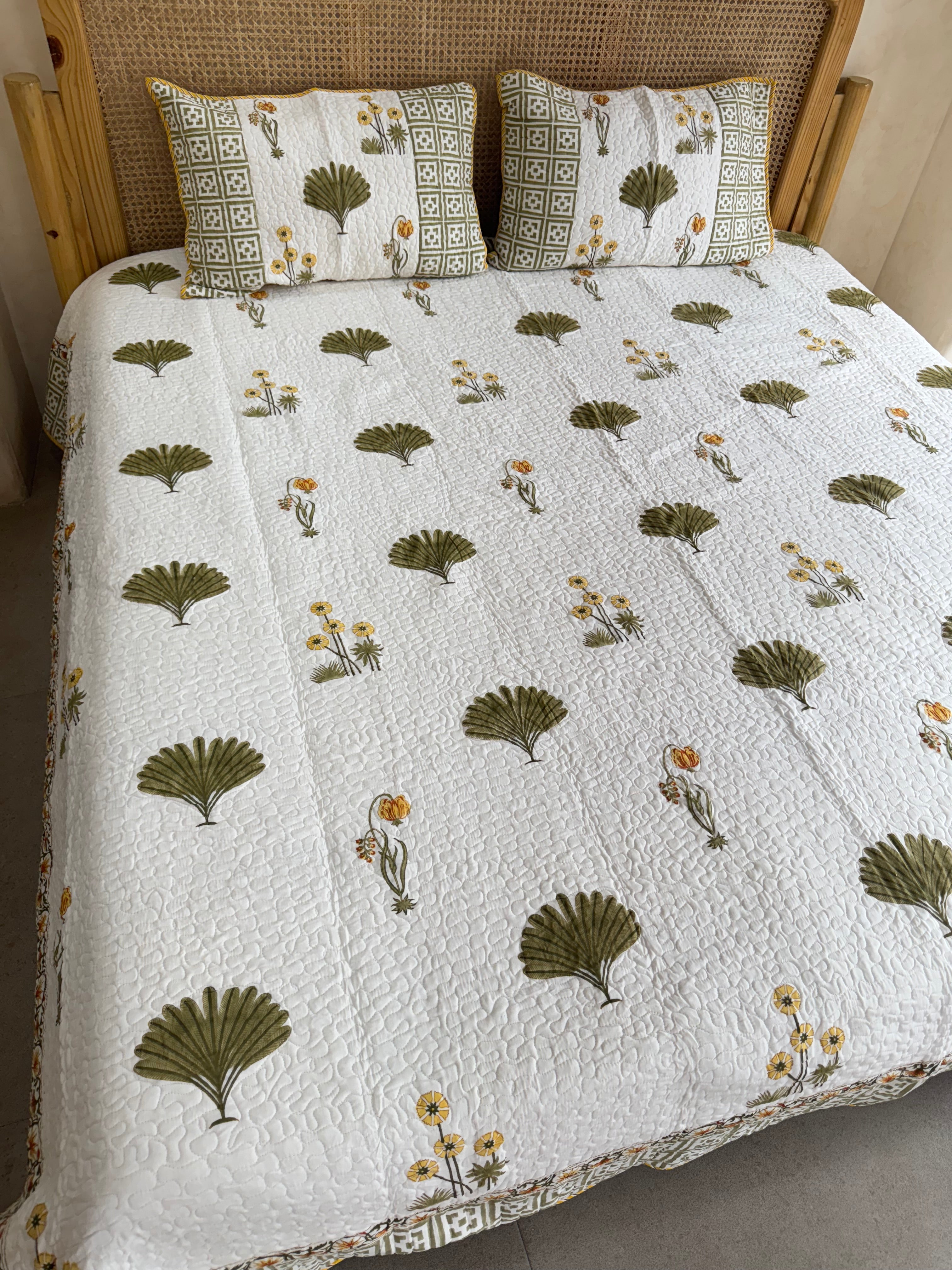 HANDBLOCK PRINTED REVERSIBLE QUILTED BEDCOVER 108*108