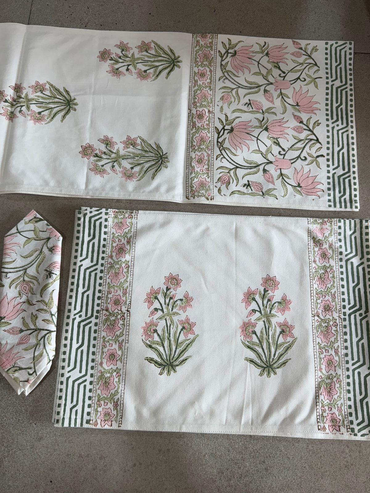 SIX SEATER TABLE RUNNER , SIX MATS AND SIX NAPKIN SET